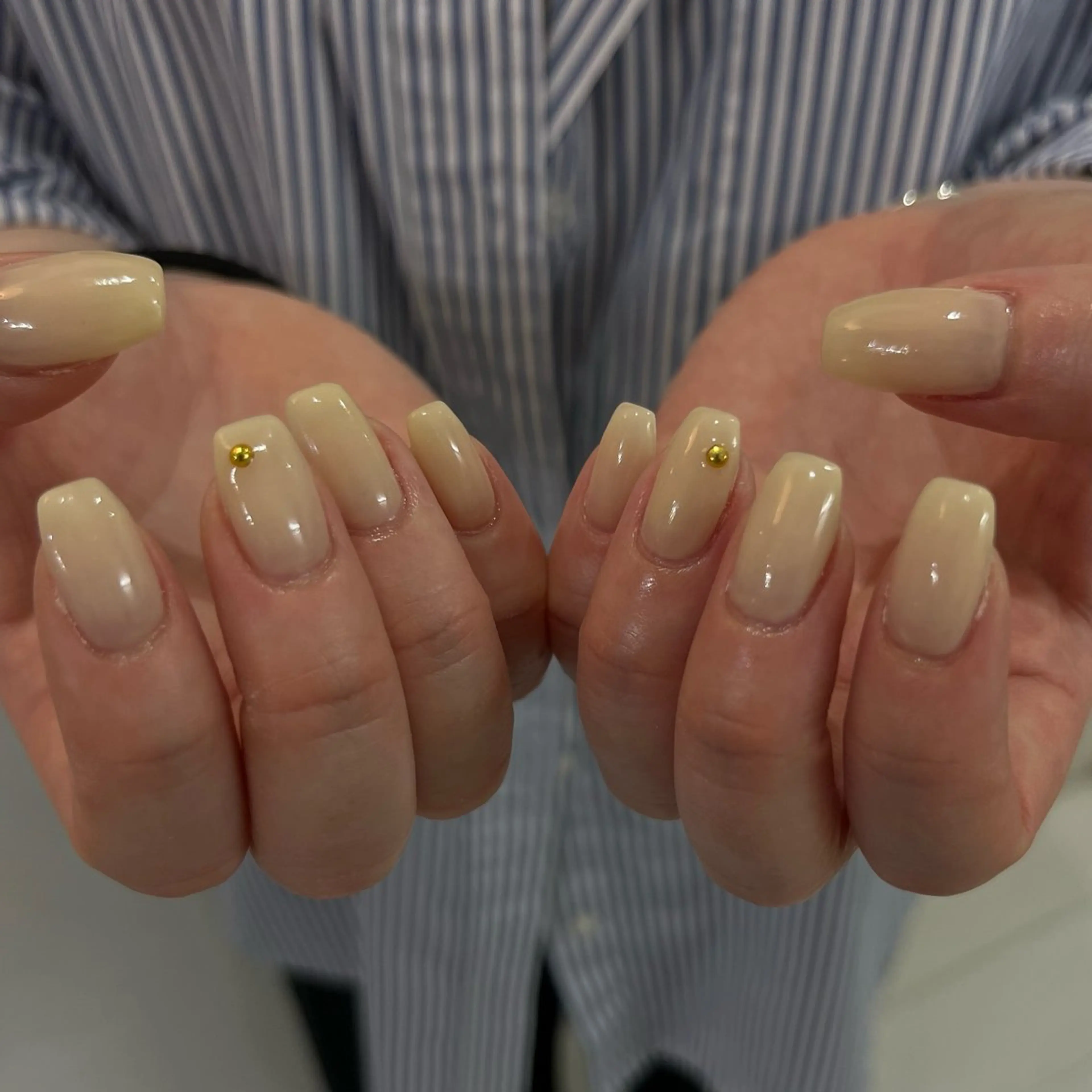 ネイル Ray. ちゅるん系ニュアンスのエステ・リラクイメージ