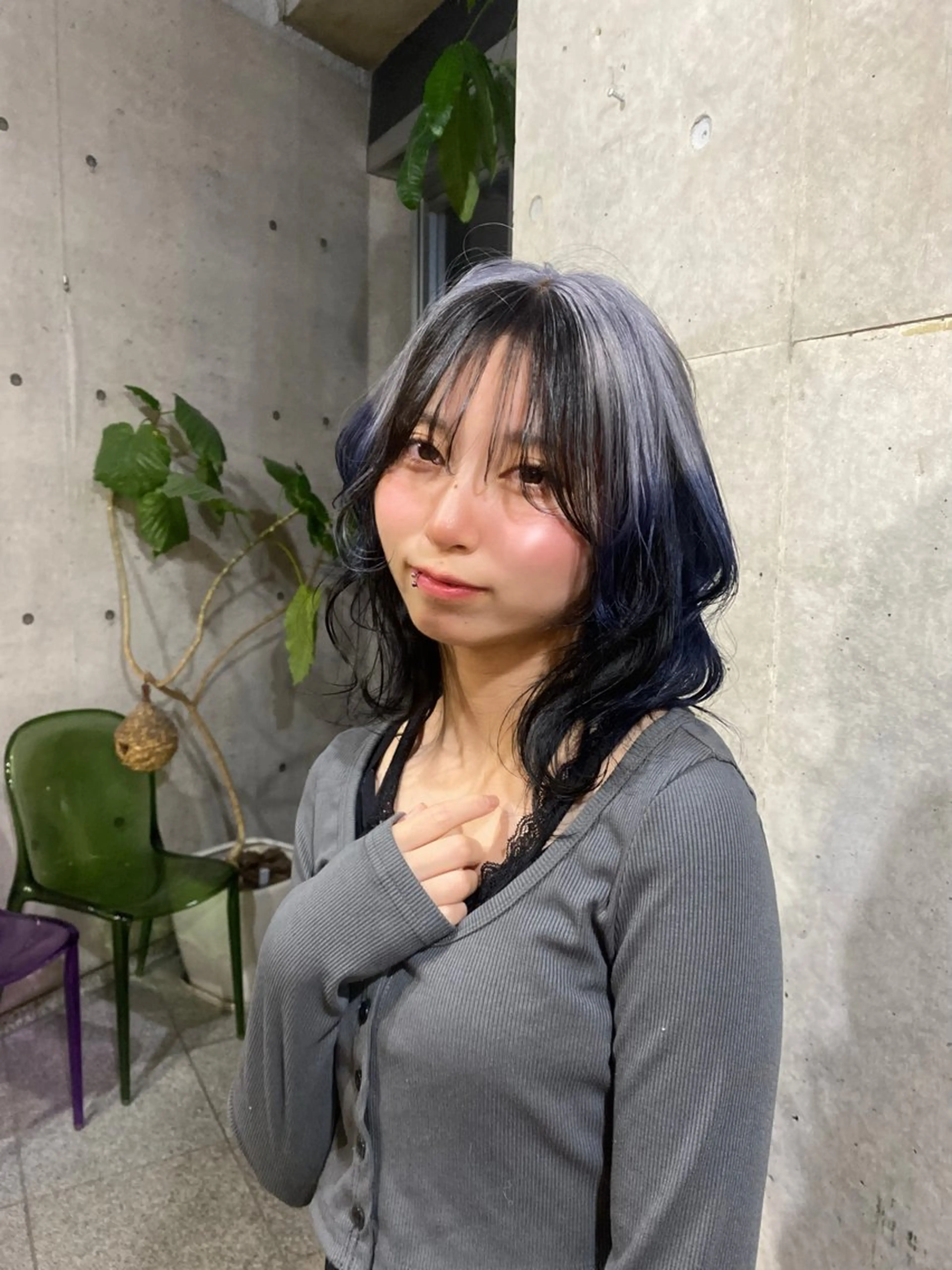 ミディアム カラー ブリーチカラー🎀 LiLi🫧のヘアスタイル