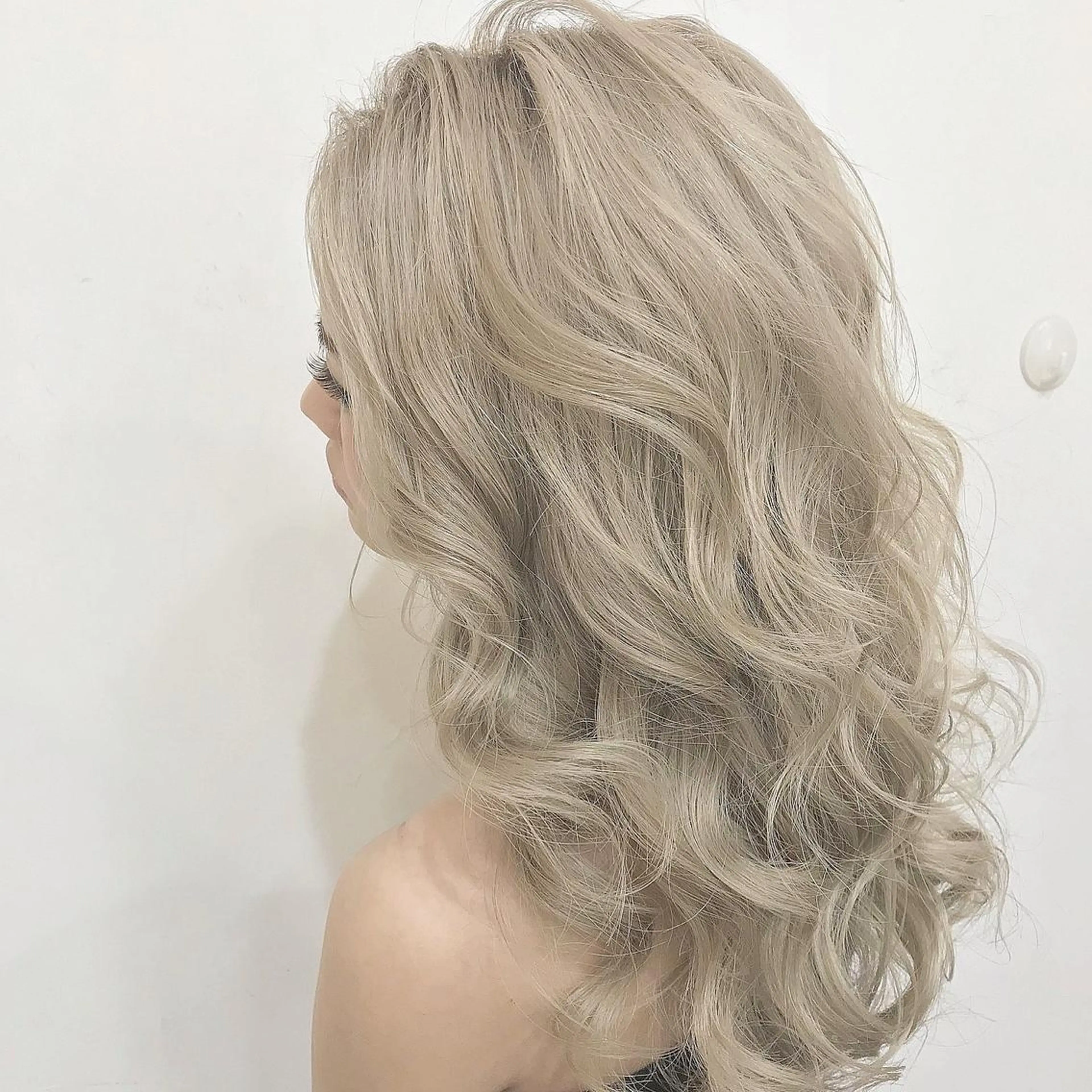 セミロング ヘアカラー トリートメント にしき さんのヘアスタイル