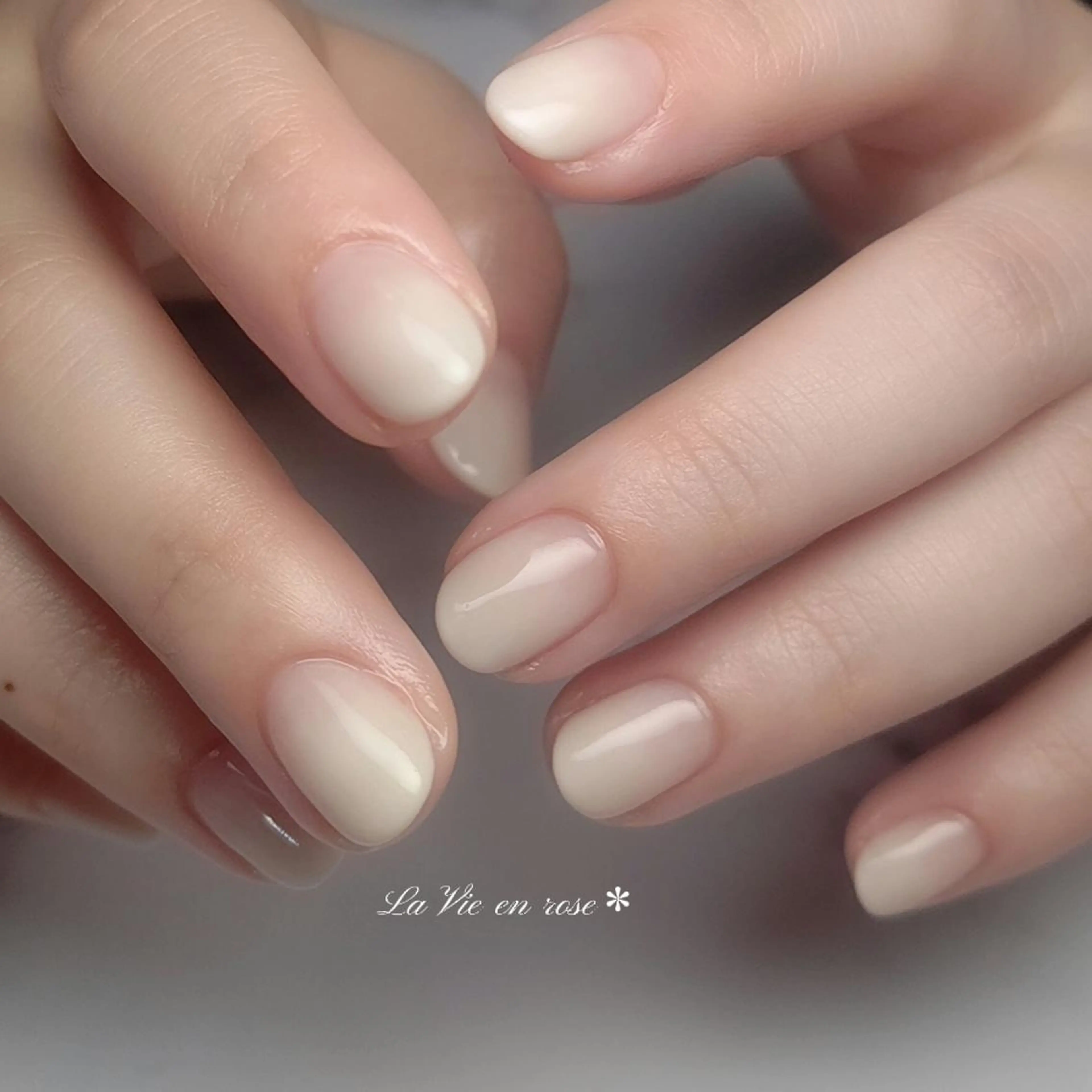 ネイル グラデーション ラヴィアン ローズのネイルデザイン