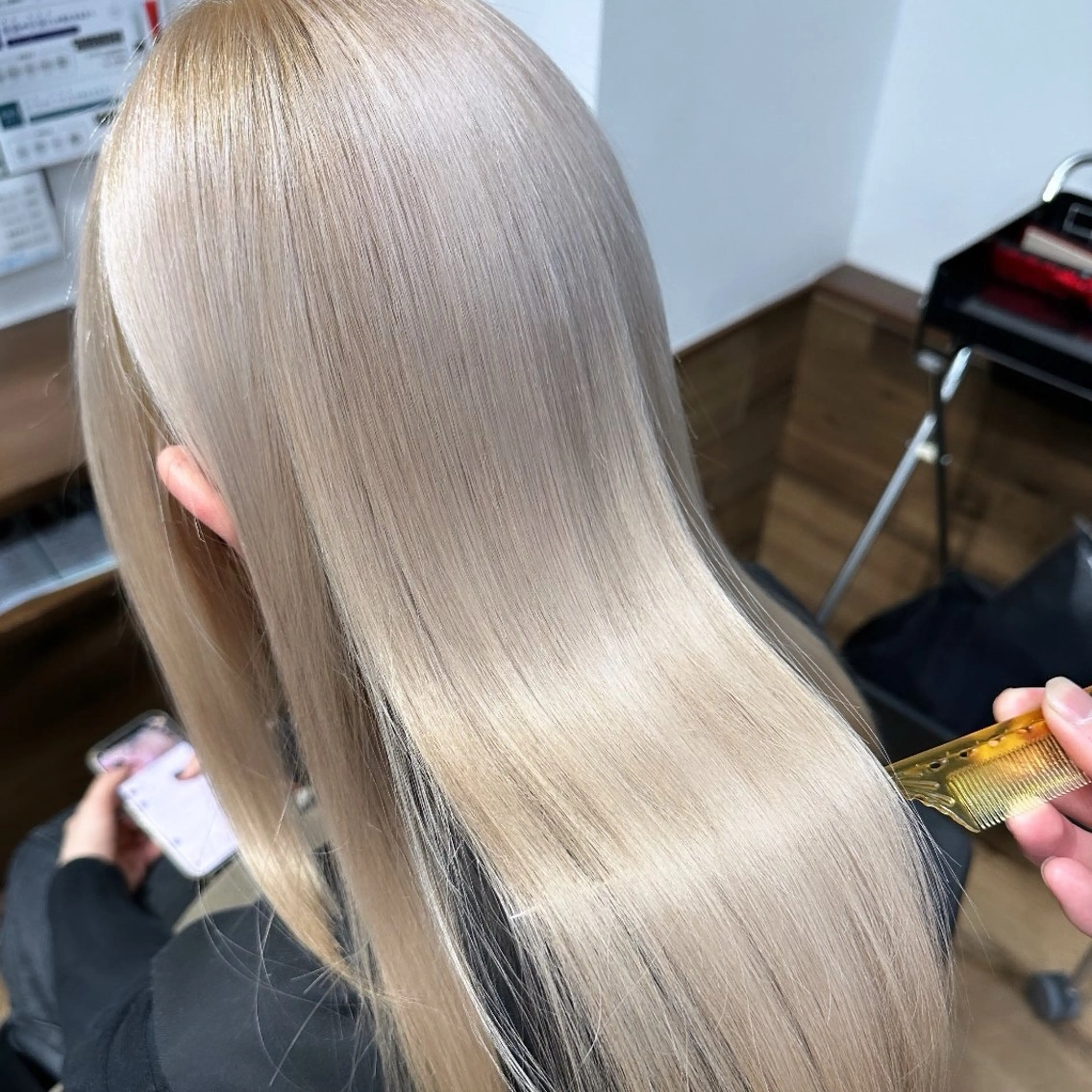 イルミナカラー＋髪質改善トリートメント¥17600→11000の写真