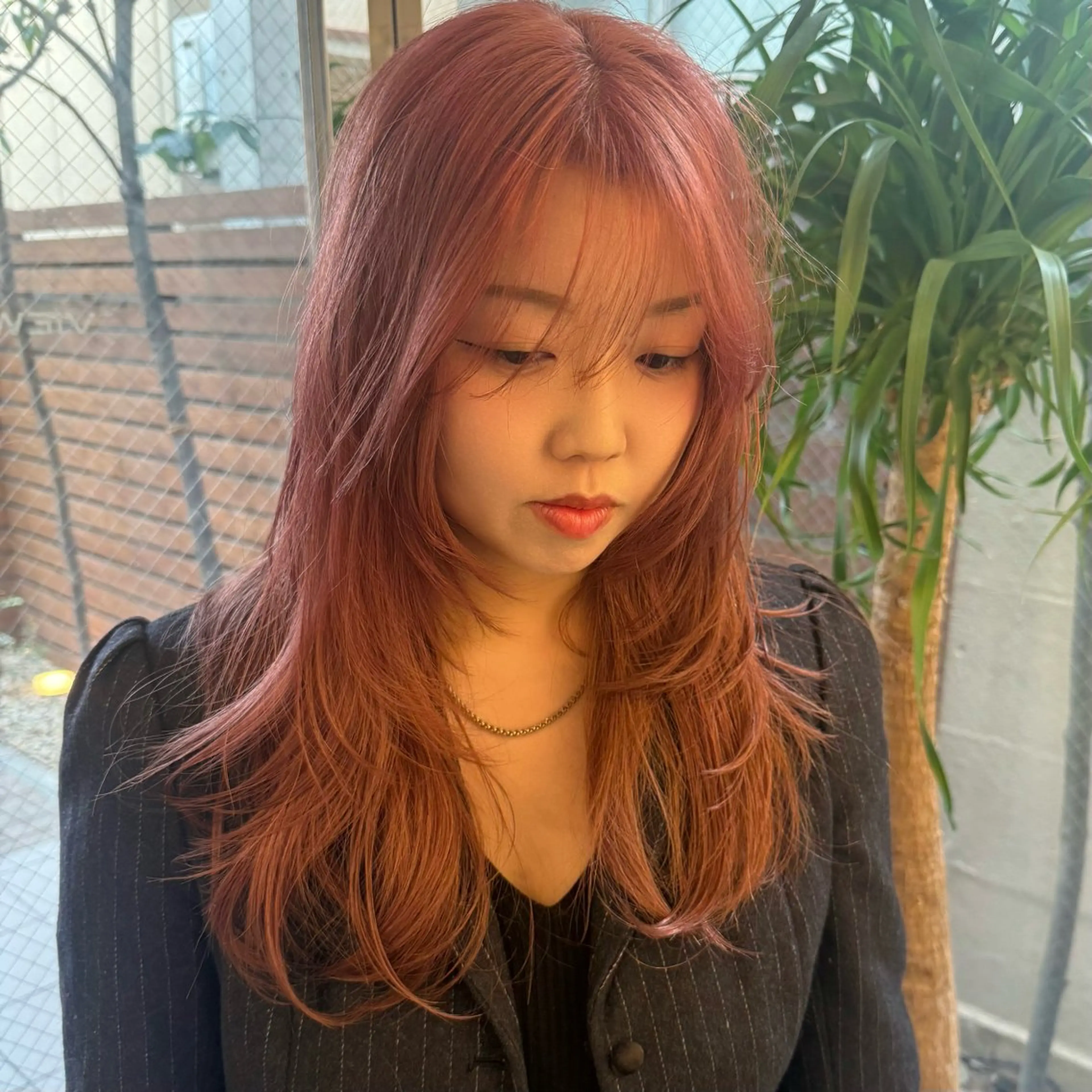 ロング カラー オレンジピンク カット ヘアカラー トリートメント Mizobe misakiのヘアスタイル