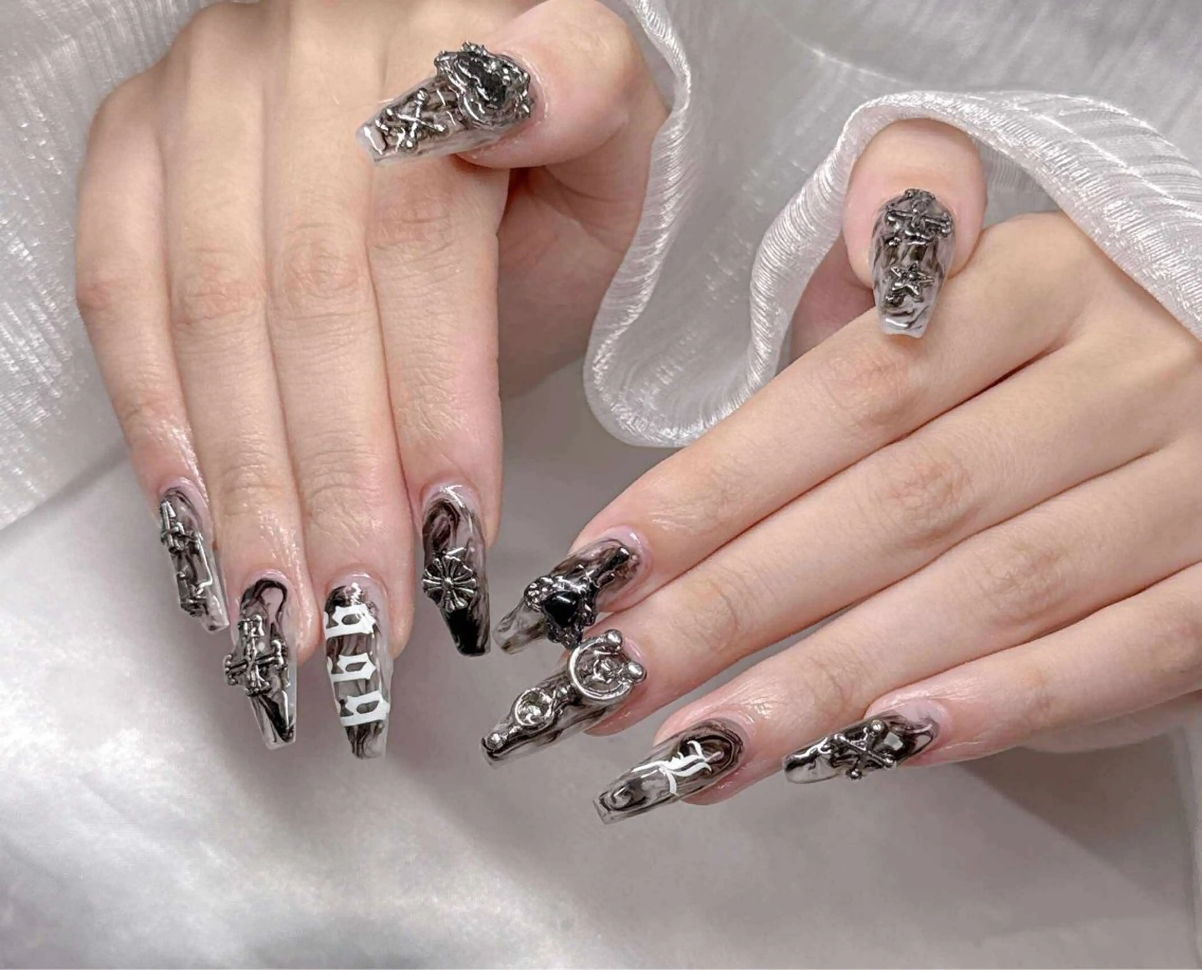 ネイル ハンドネイル Lee Nailsのネイルデザイン