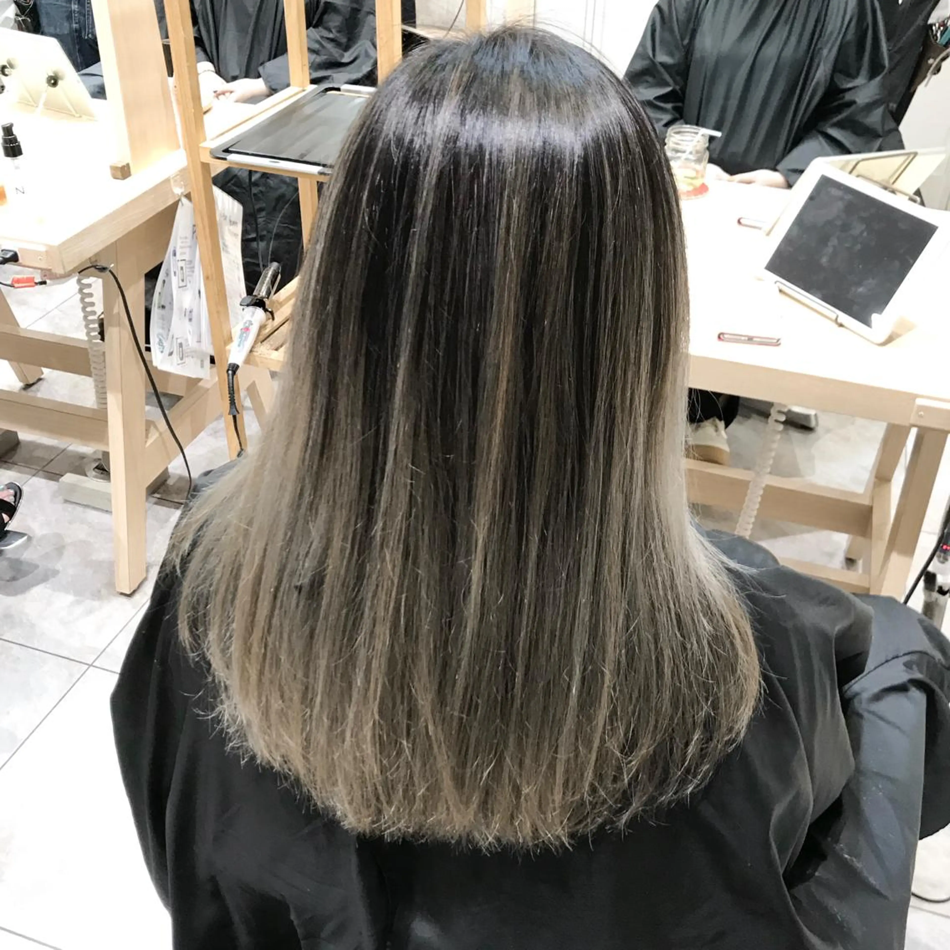 セミロング カラー LUSTRE クロサワのヘアスタイル