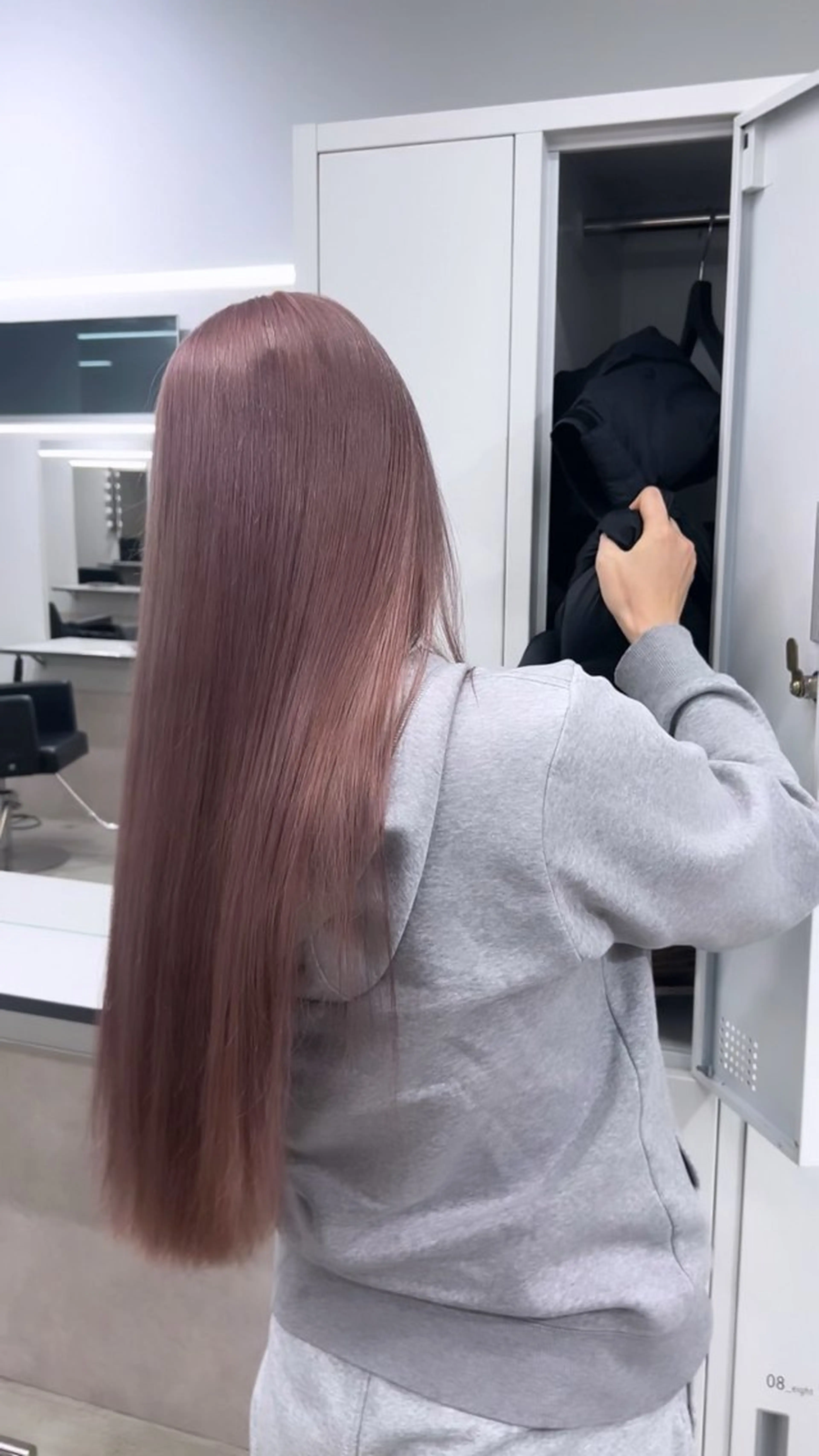 ロング ヘアカラー MOE/ 盛れるヘア🖤‎🤍のヘアスタイル