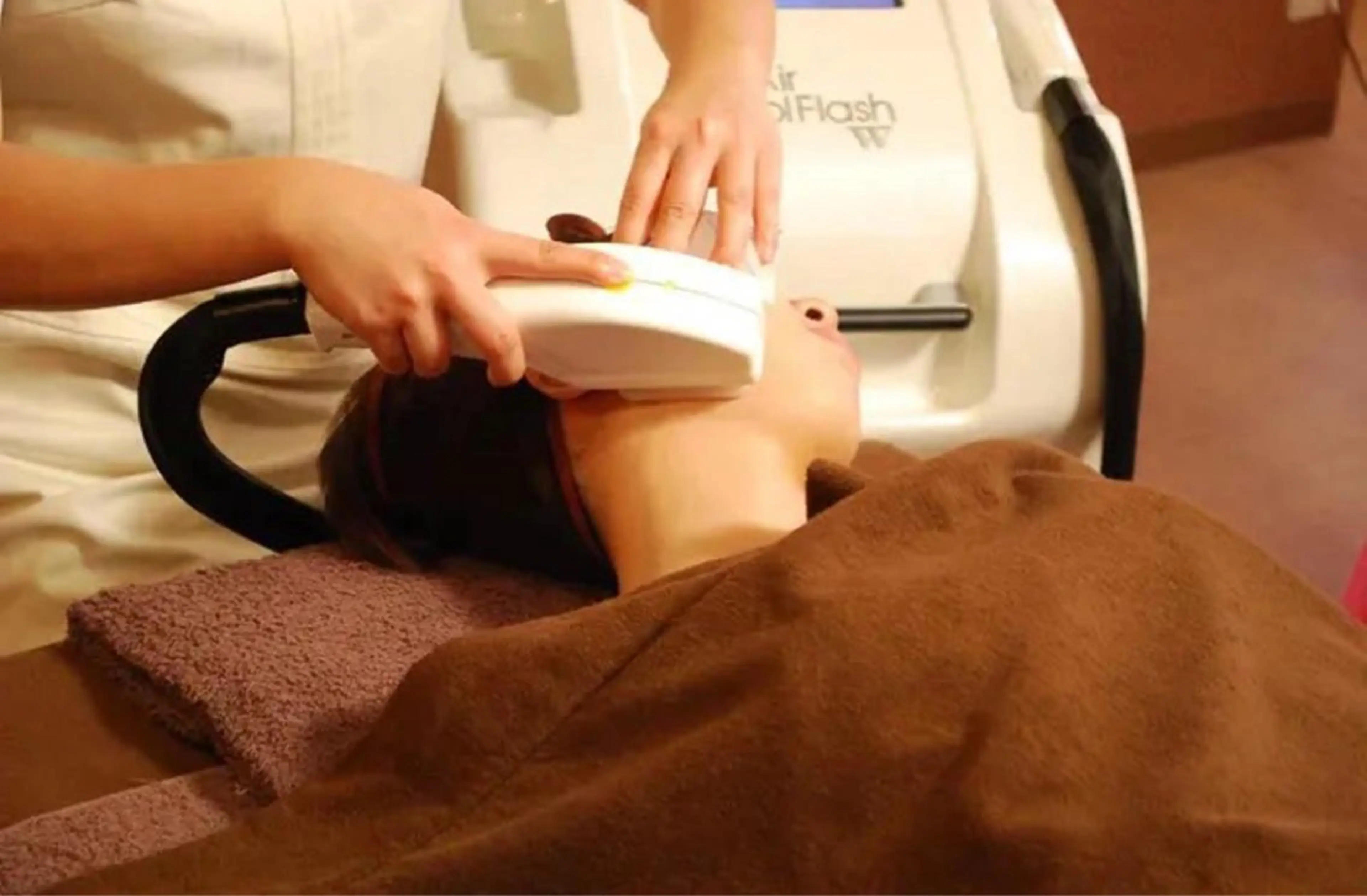 【美肌光フェイシャル¥4900】光の力で肌悩み改善！美肌へ導きます！の写真