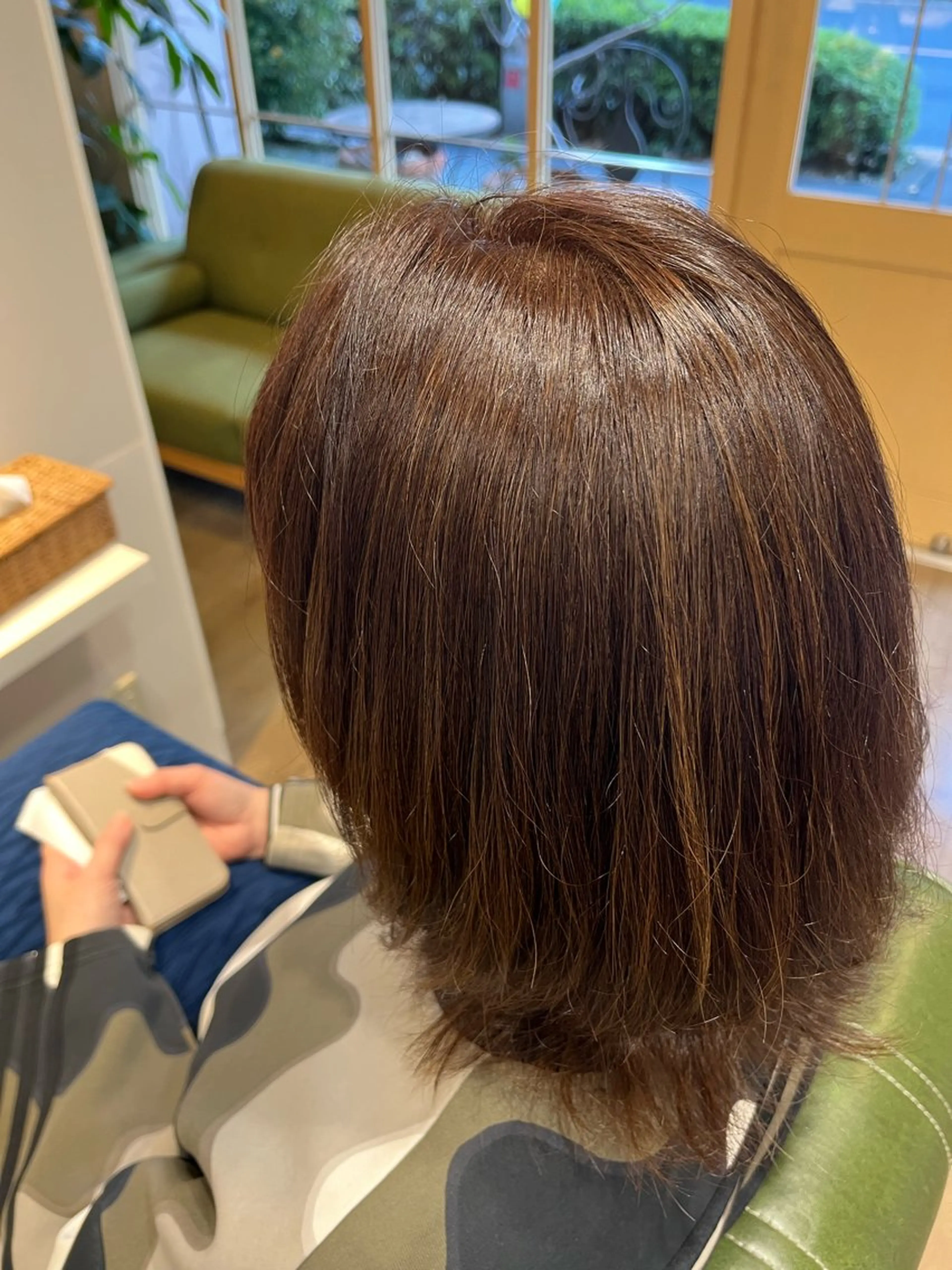 ミディアム 小鴨 美佳のヘアスタイル