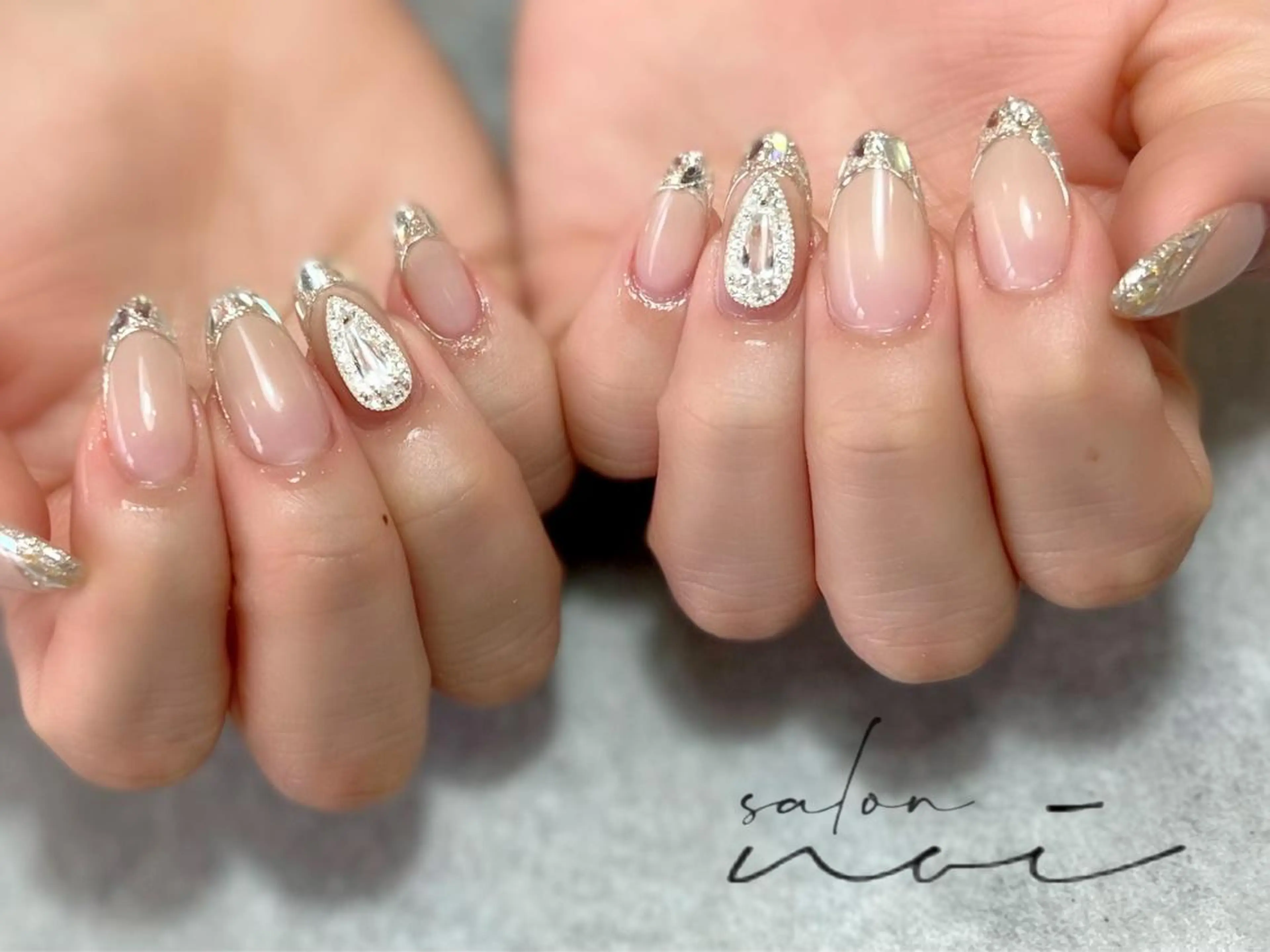 ネイル フレンチネイル ガラスフレンチ ハンドネイル salon noiのネイルデザイン