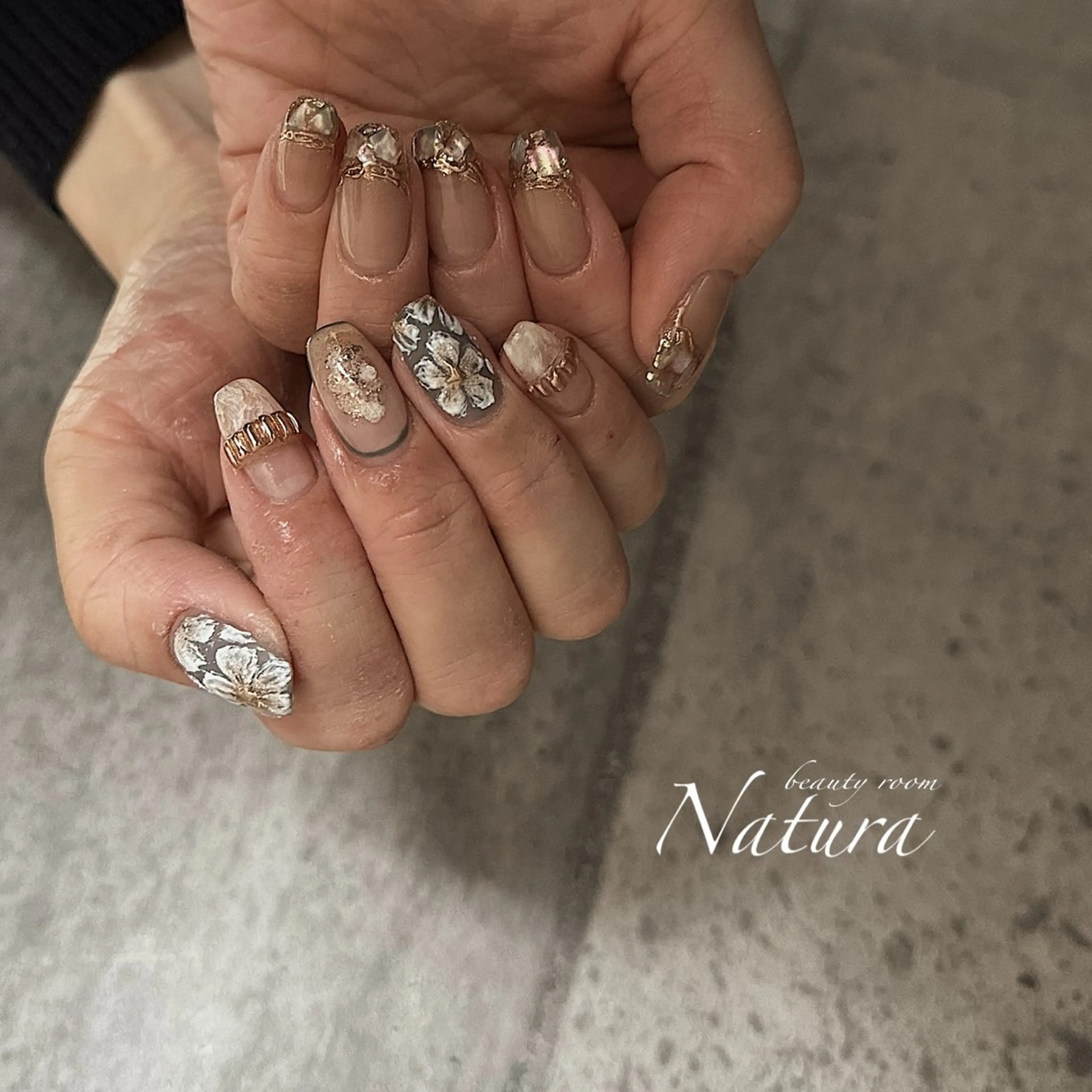ネイル フラワーネイル フレンチネイル ニュアンスネイル ハンドネイル beautyroom Naturaのネイルデザイン