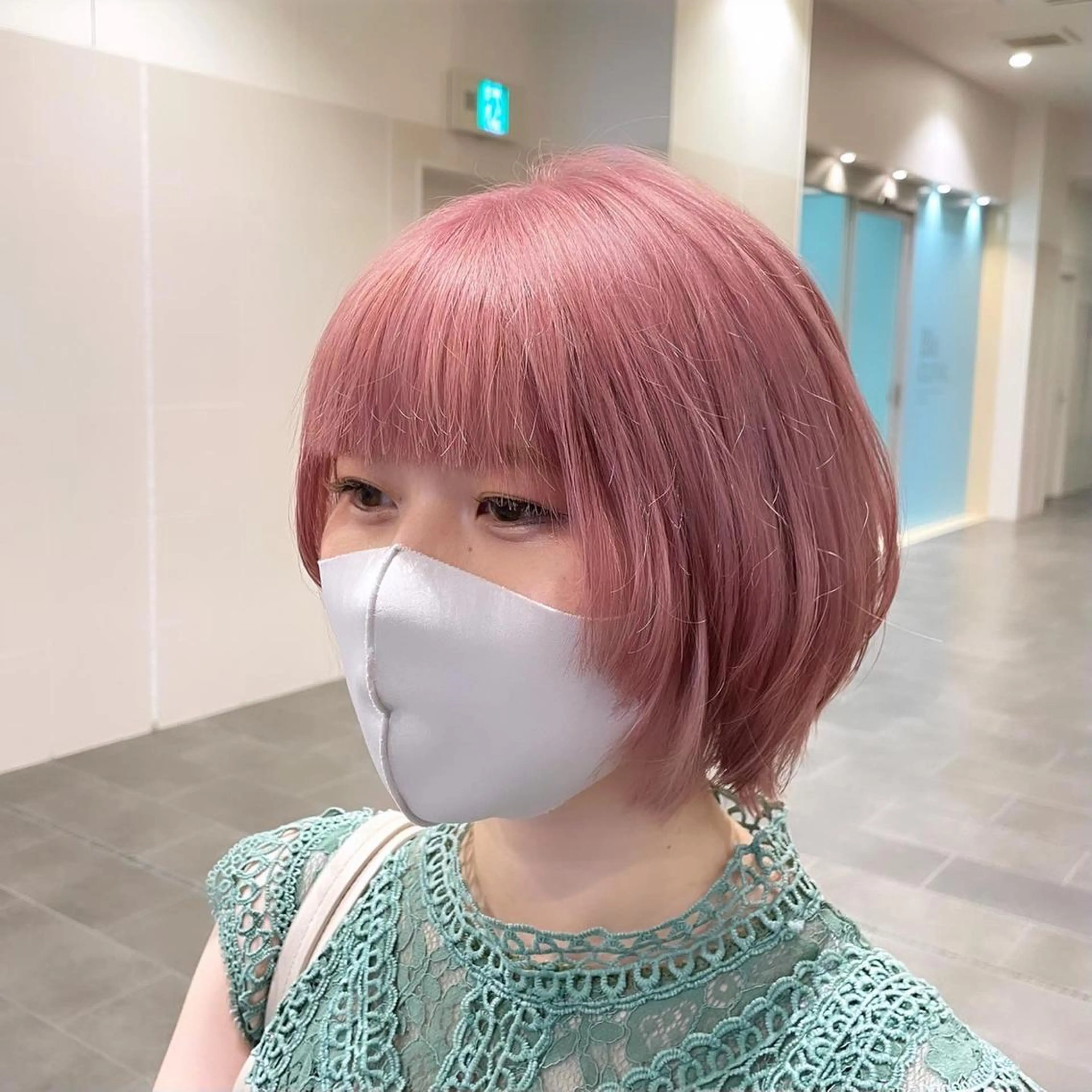 ミディアム カラー ピンクカラー La Blessグランサロン梅田店所属・梅田美容室/ ウルフカットのヘアスタイル