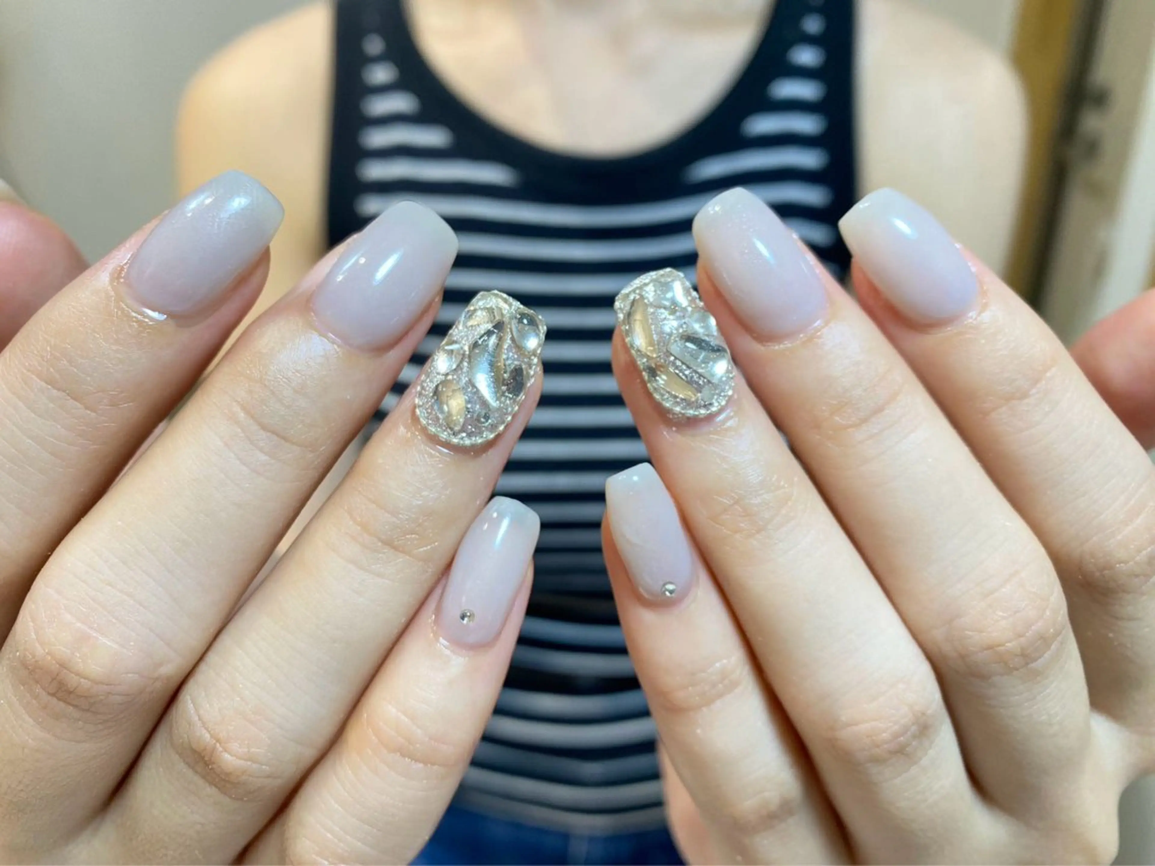 ネイル キラキラネイル Venus nail チップ長さだし専門店のネイルデザイン