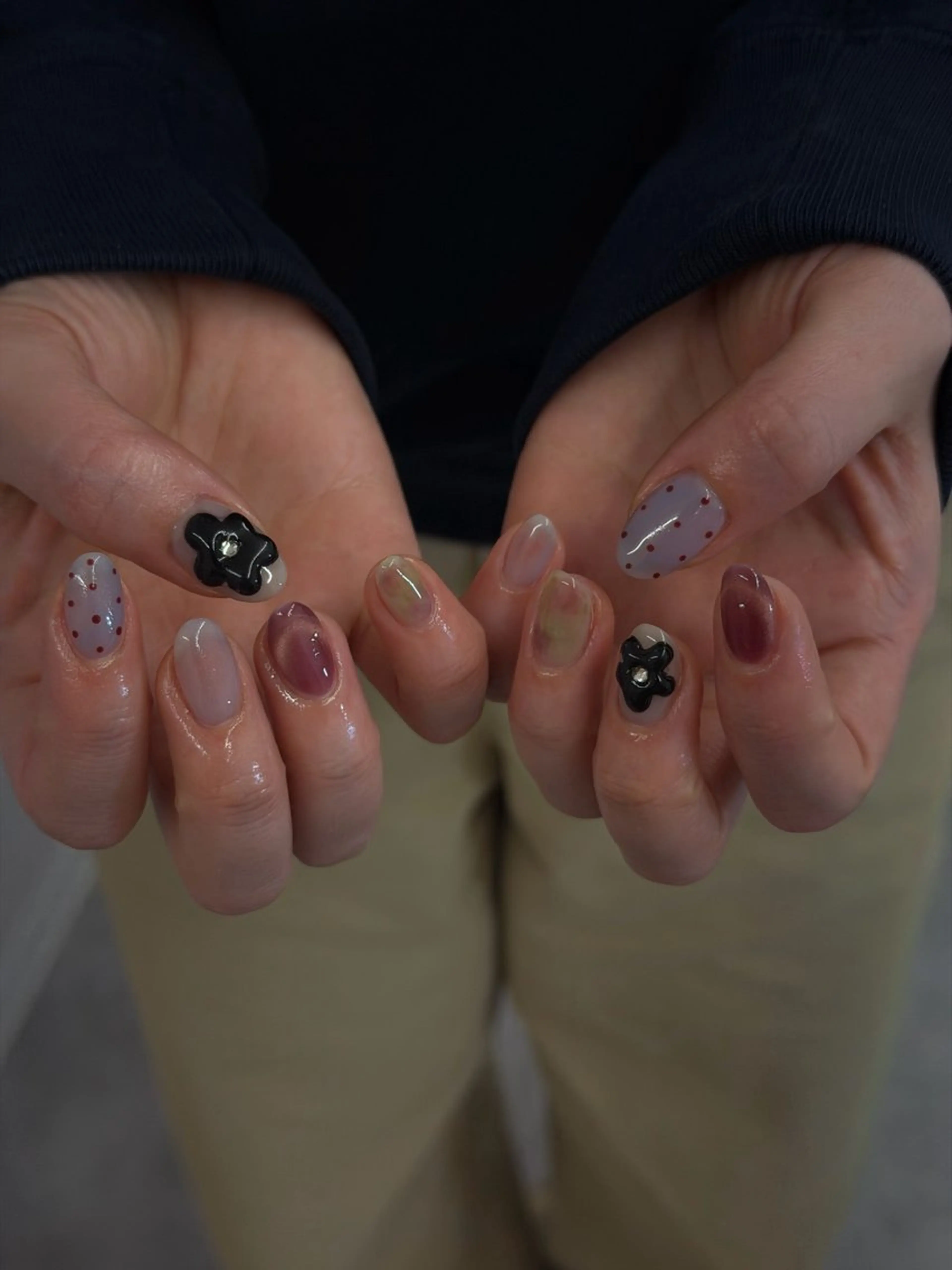 ネイル チークネイル ドット ジェルネイル マグネットネイル ニュアンスネイル ハンドネイル ハンドケア Bana_ Nailのネイルデザイン