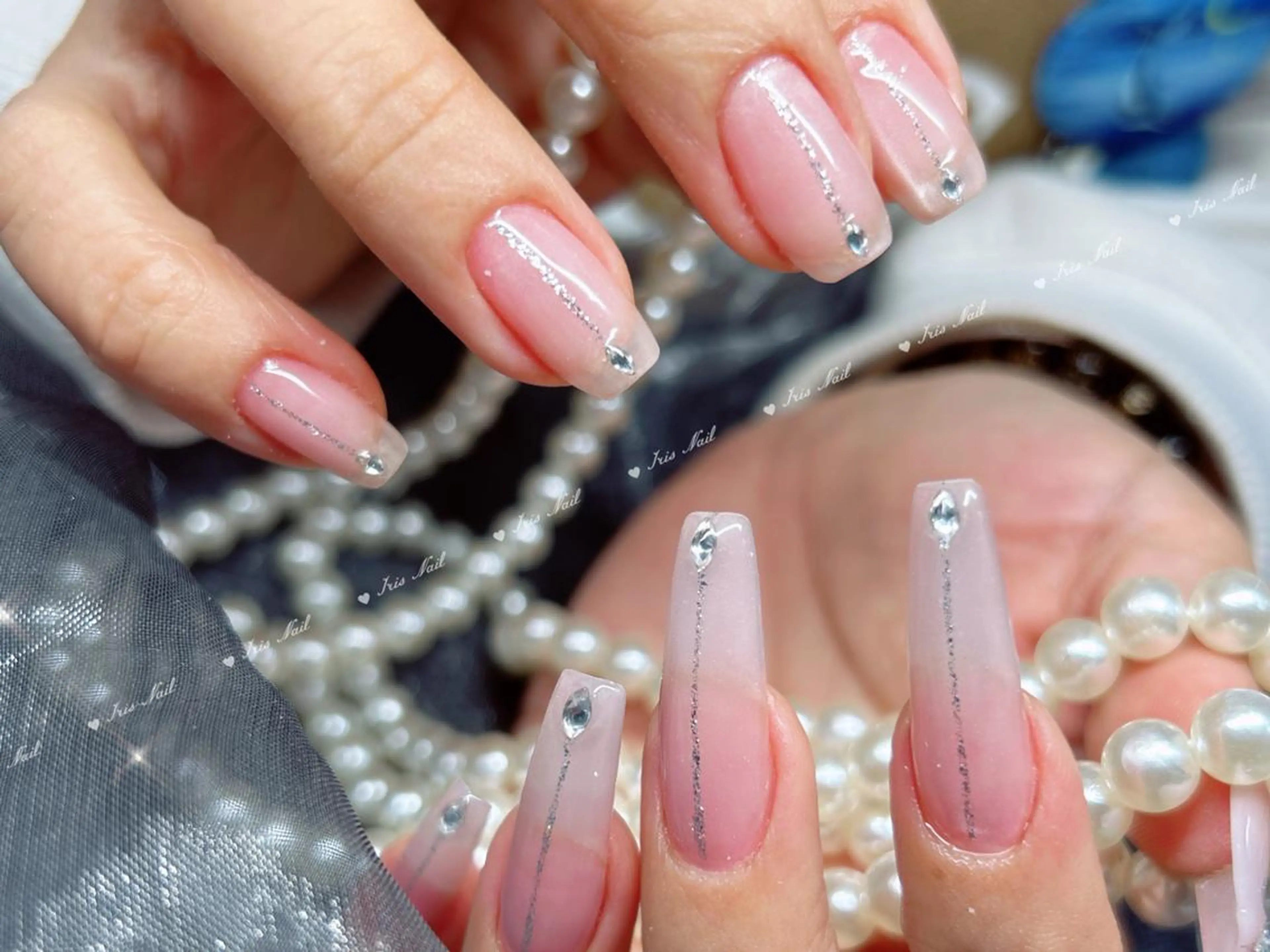 ネイル アートネイル チークネイル フレンチネイル ジェルネイル ホログラムネイル ハンドネイル ハンドケア 🍒IRIS Nail🌸のネイルデザイン