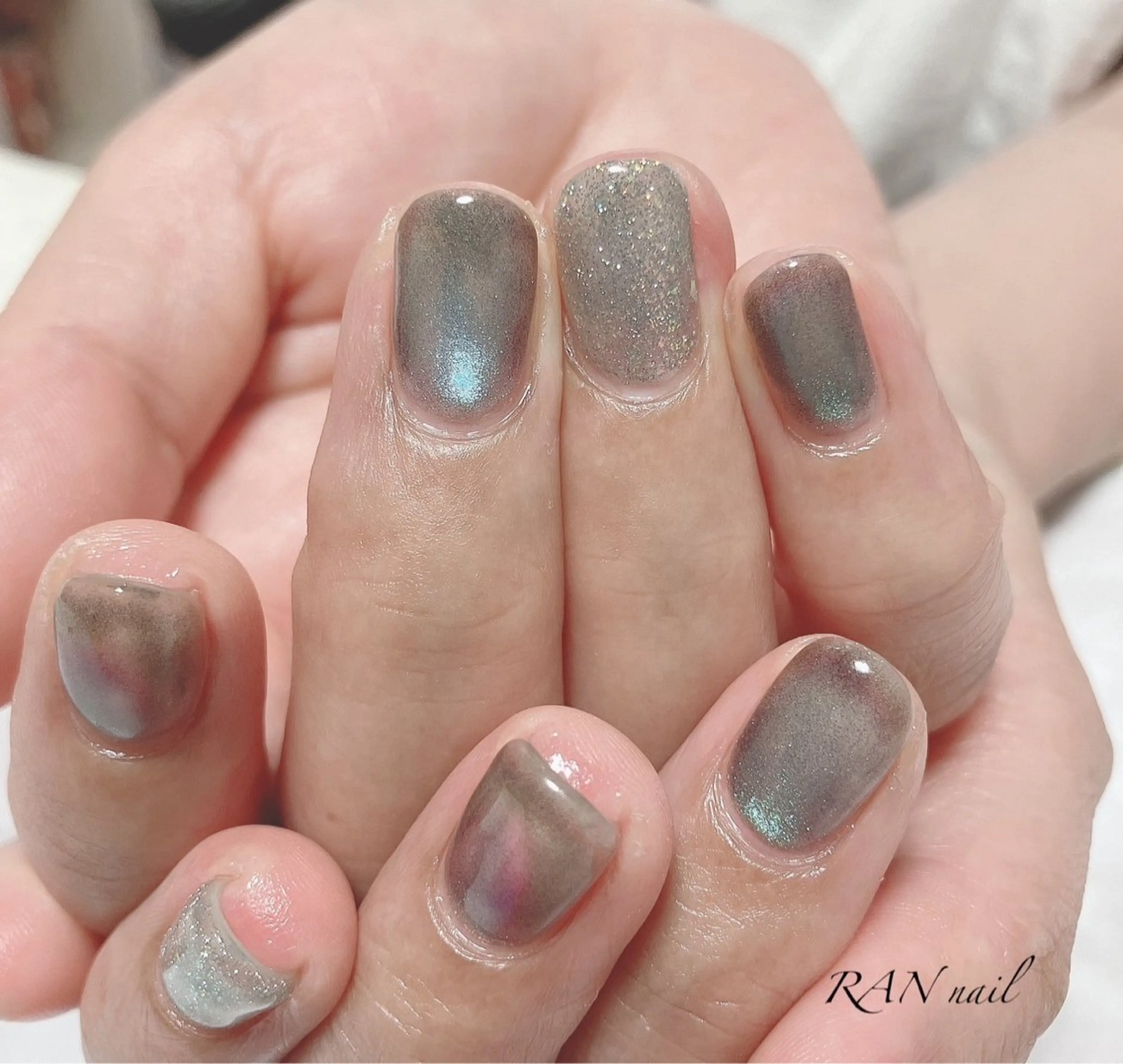 ネイル ブルー フラッシュネイル グリーン キラキラネイル マグネットネイル ハンドネイル フットネイル RAN nailのネイルデザイン