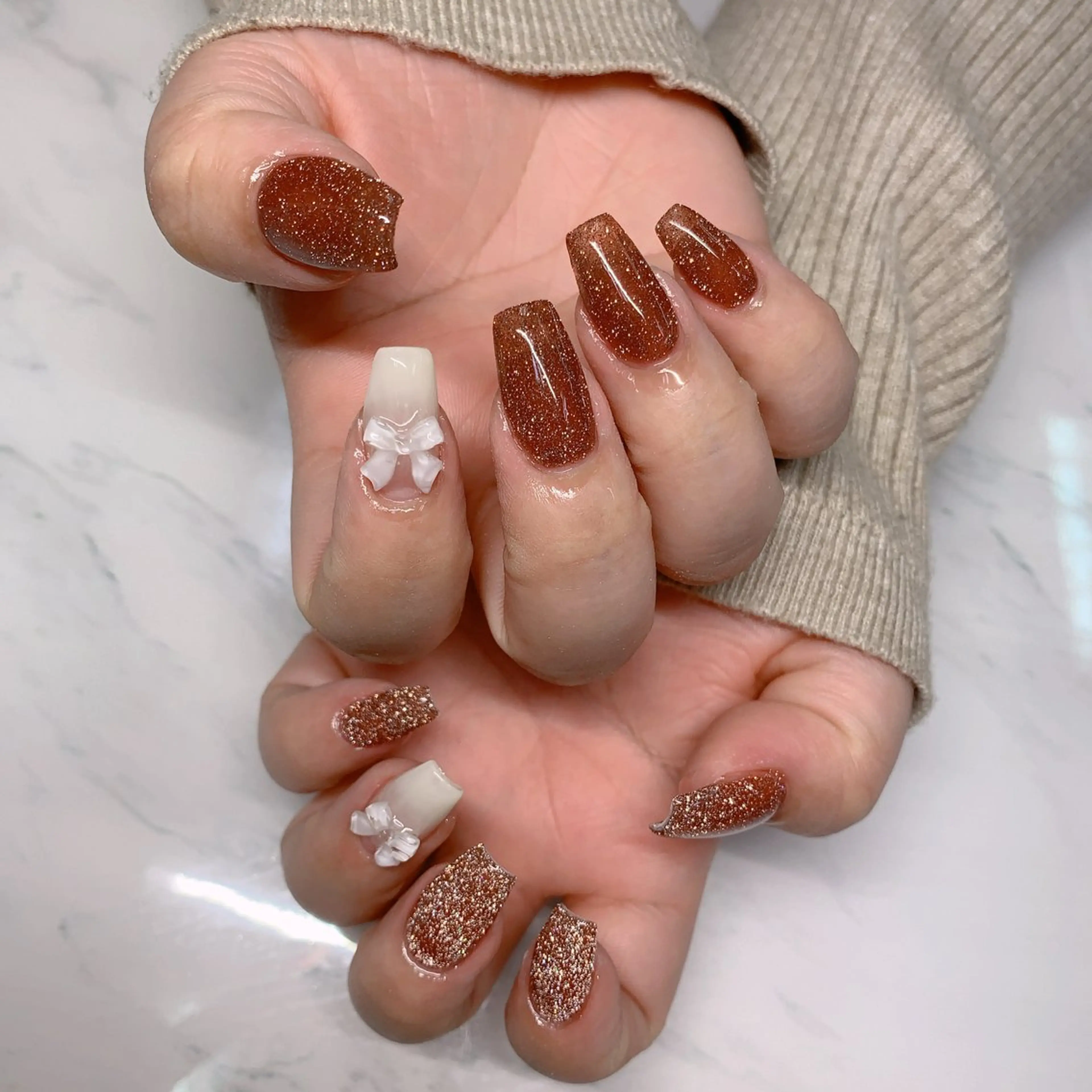 ネイル オーロラネイル 長さ出し フットネイル ジェルネイル キラキラネイル インフィニティ ネイルサロンのネイルデザイン