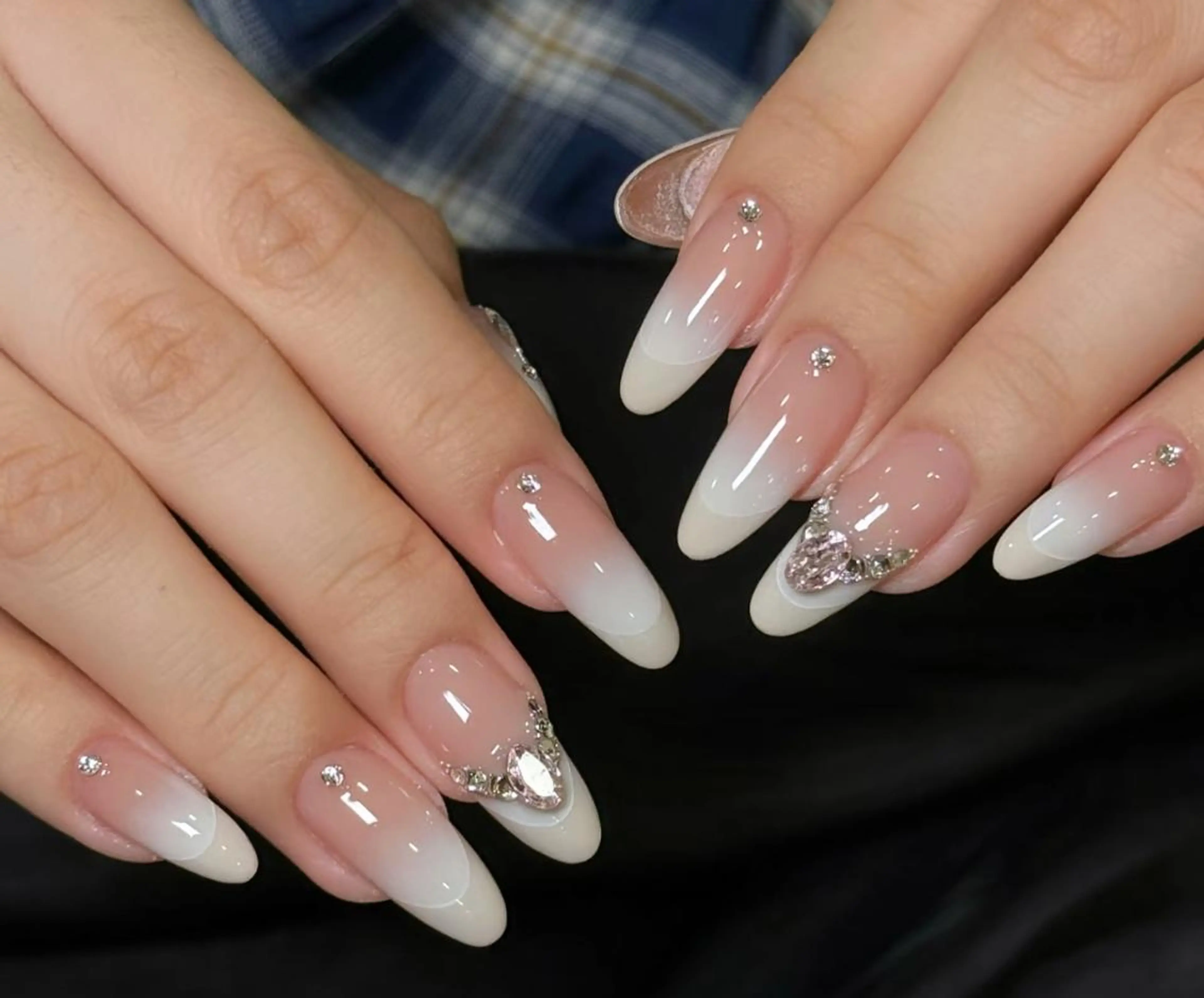 ネイル ハンドネイル エリ🫧 nail池袋東口のネイルデザイン