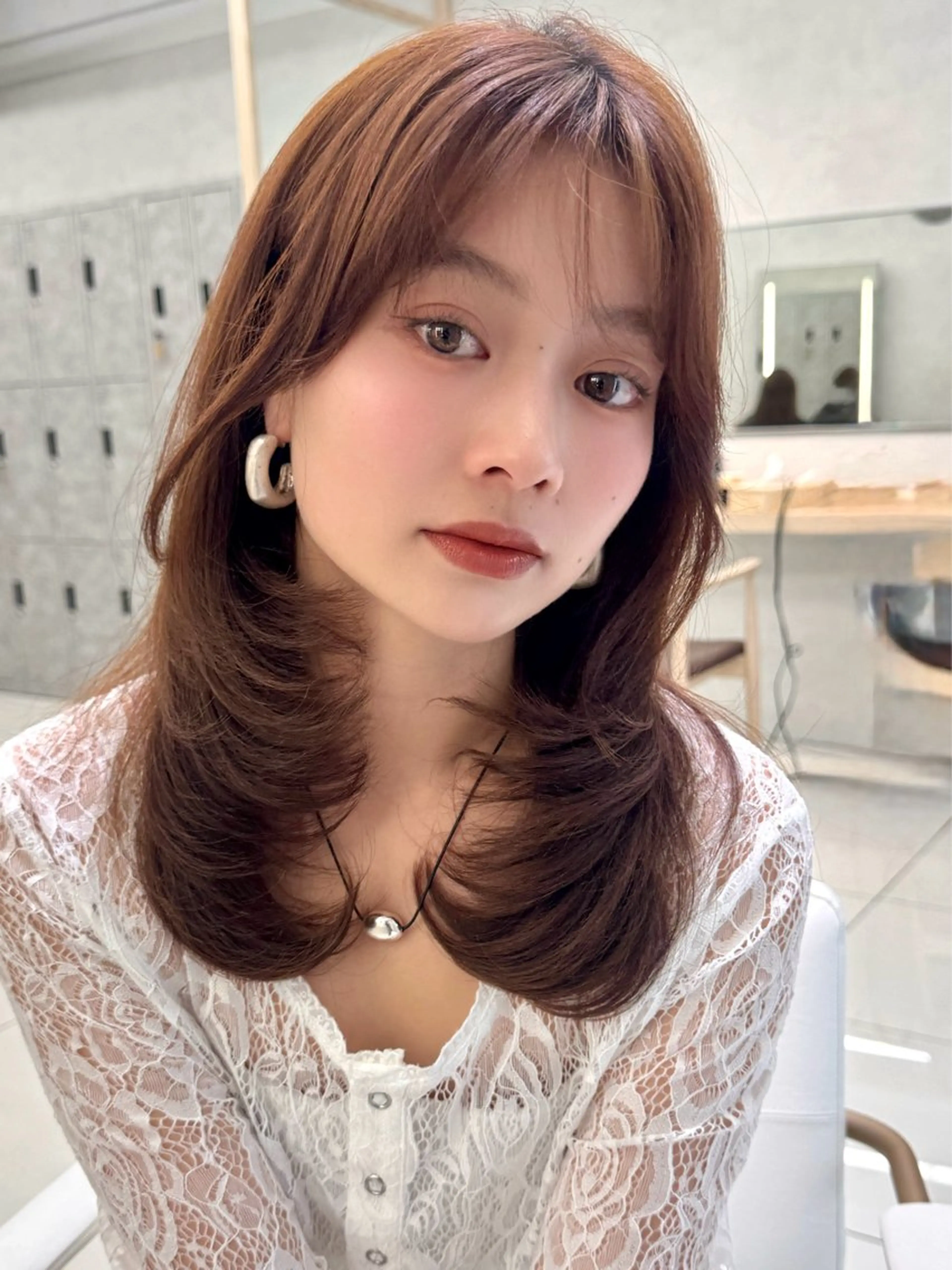 ロング 顔周りカット 韓国風ヘア レイヤーカット ロング 小顔カット カット 三鷹で1番ショート ボブをカットする新谷のヘアスタイル