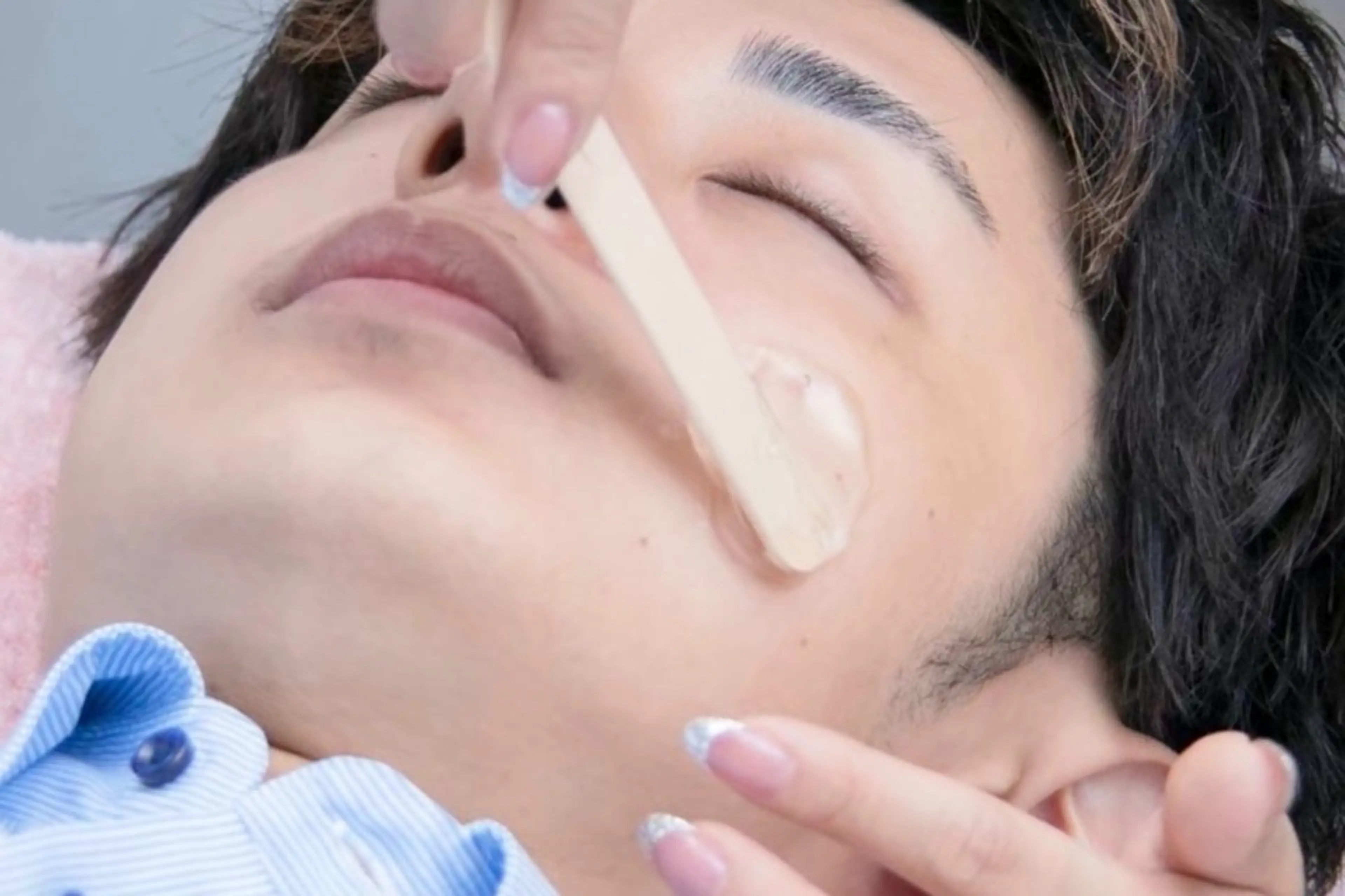 眉毛ワックス×選べるパーツワックス［鼻/額/目周り］の写真