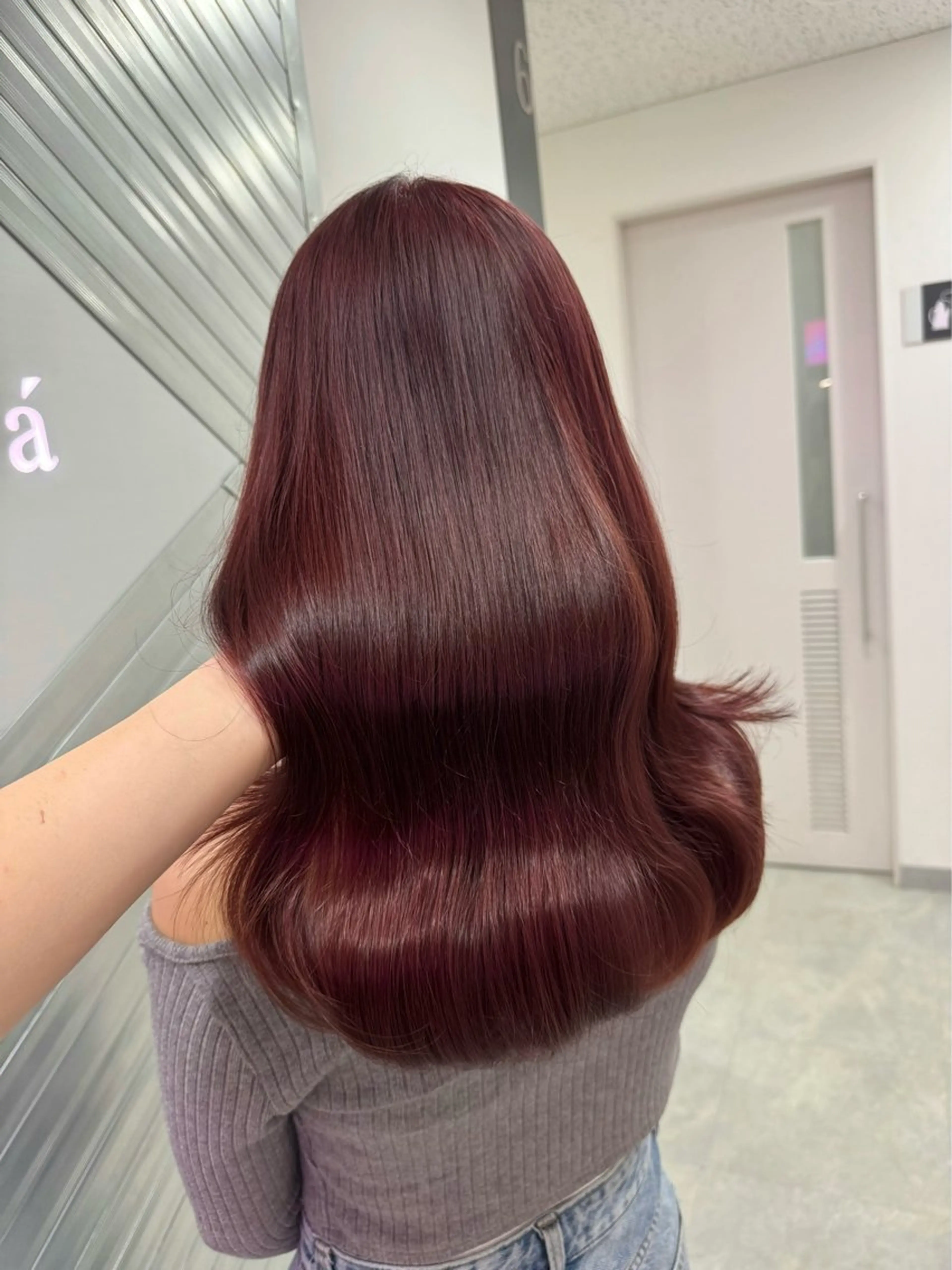 ロング カラー レッドカラー Xena ria 衣織/ブリーチカラーのヘアスタイル