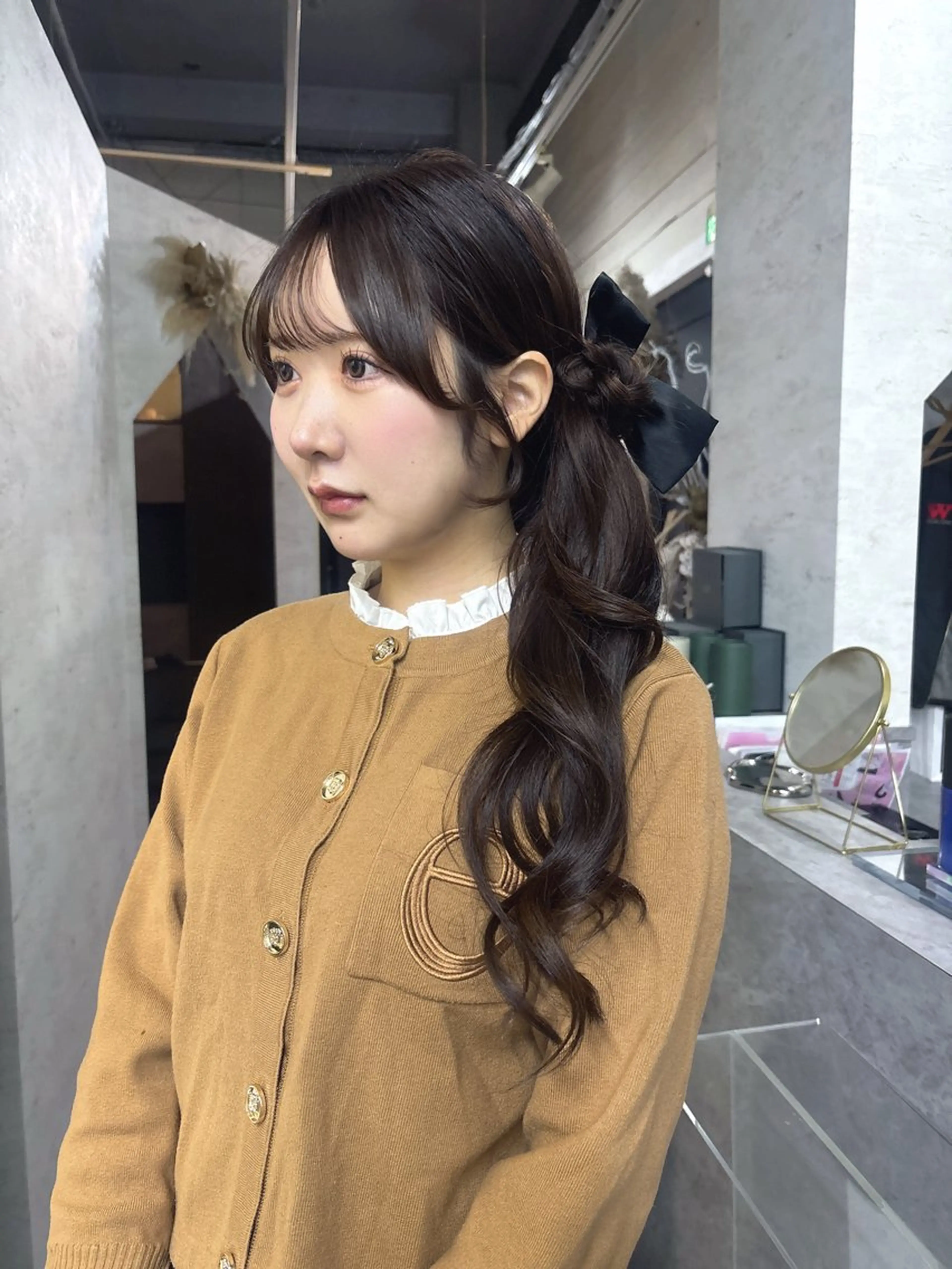 ヘアアレンジ ポニーテール ヘアセット ブリーチなしカラー ダブルカラーエクステのヘアスタイル