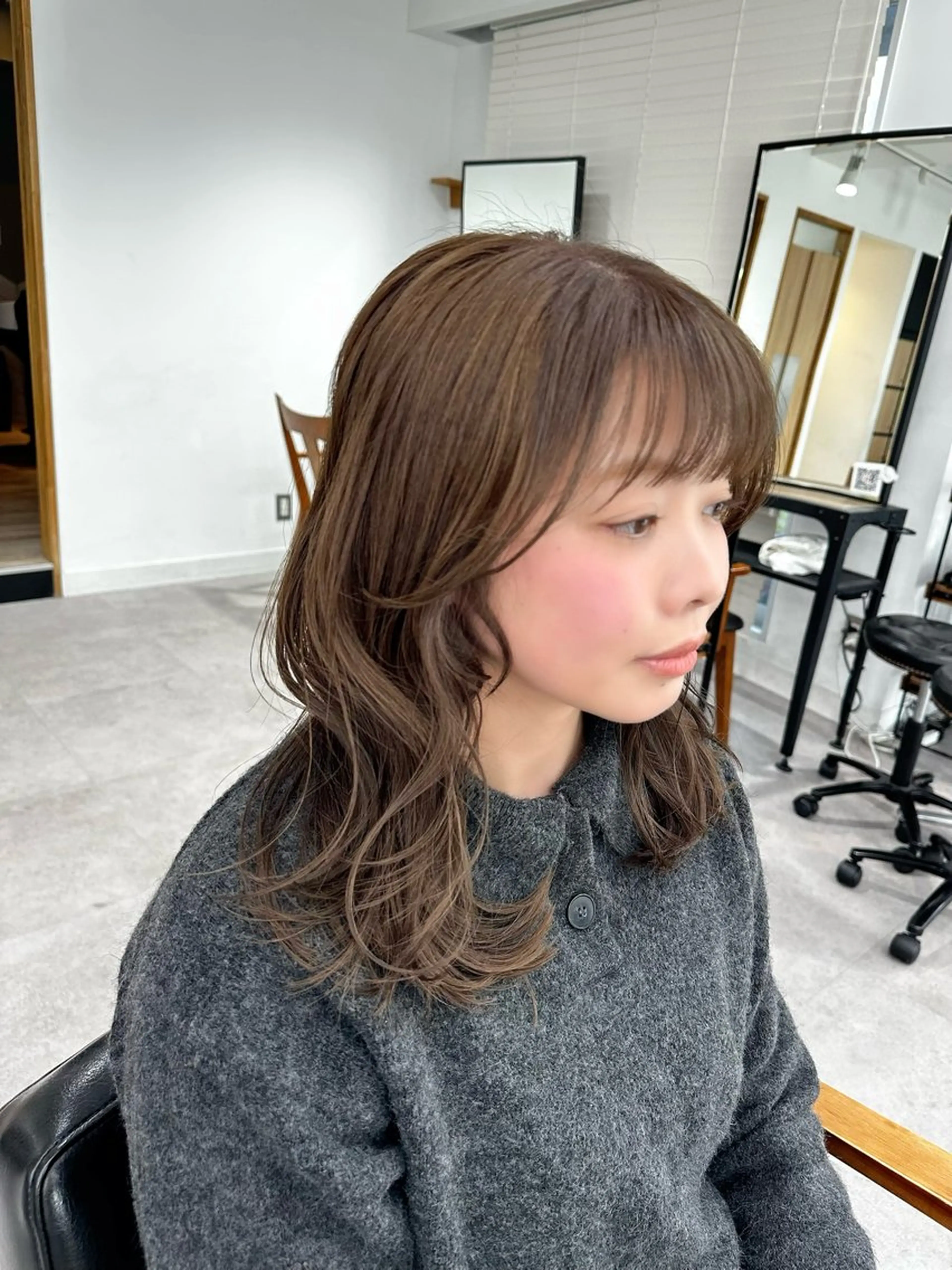 セミロング カラー パーマ ヘアアレンジ メンズ キッズ カット ヘアカラー ヘッドスパ レイヤーカット 🌿透け感カラーのヘアスタイル