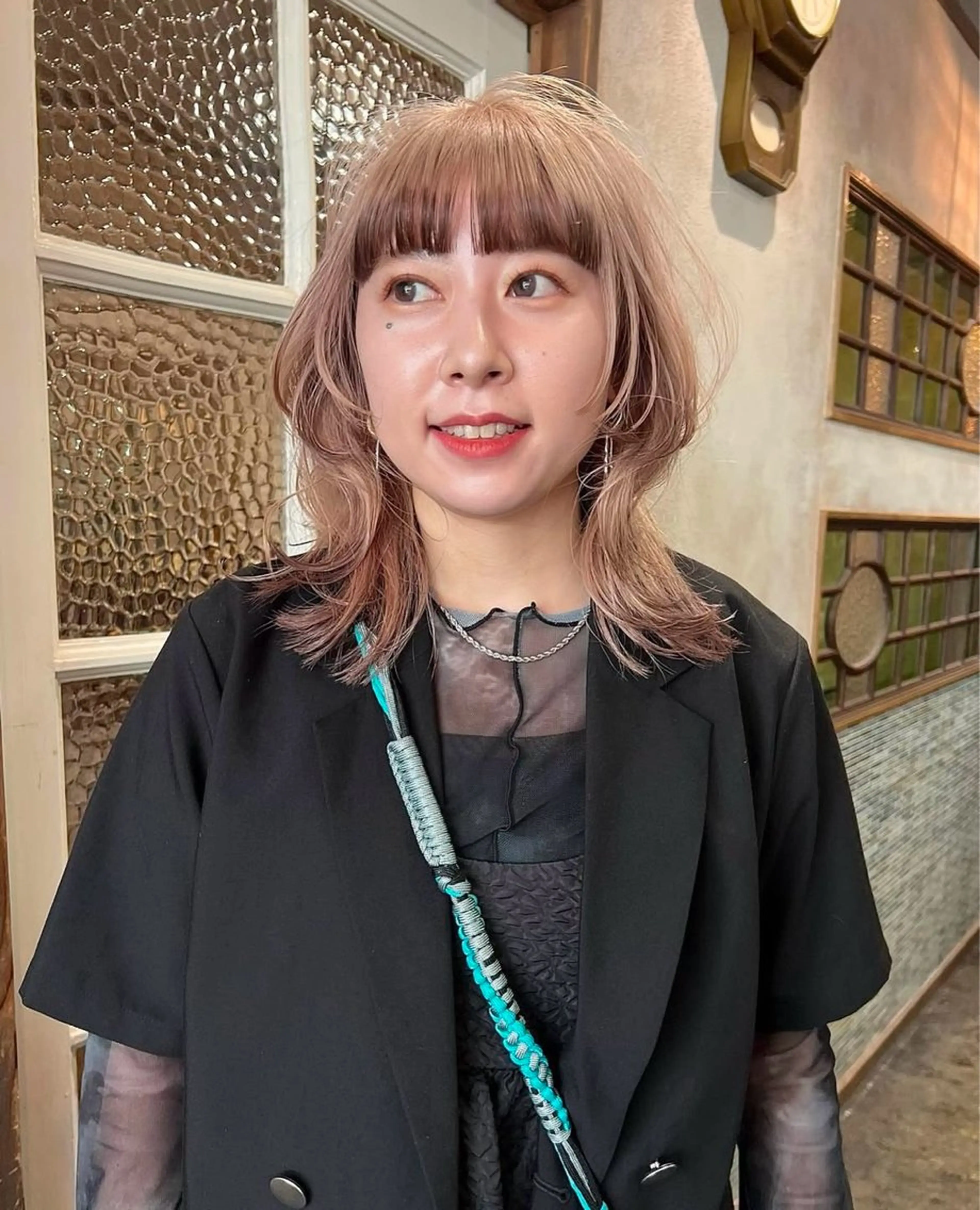 ミディアム レイヤーカット ウルフカット ブリーチ/ハイトーン 心斎橋/honokaのヘアスタイル