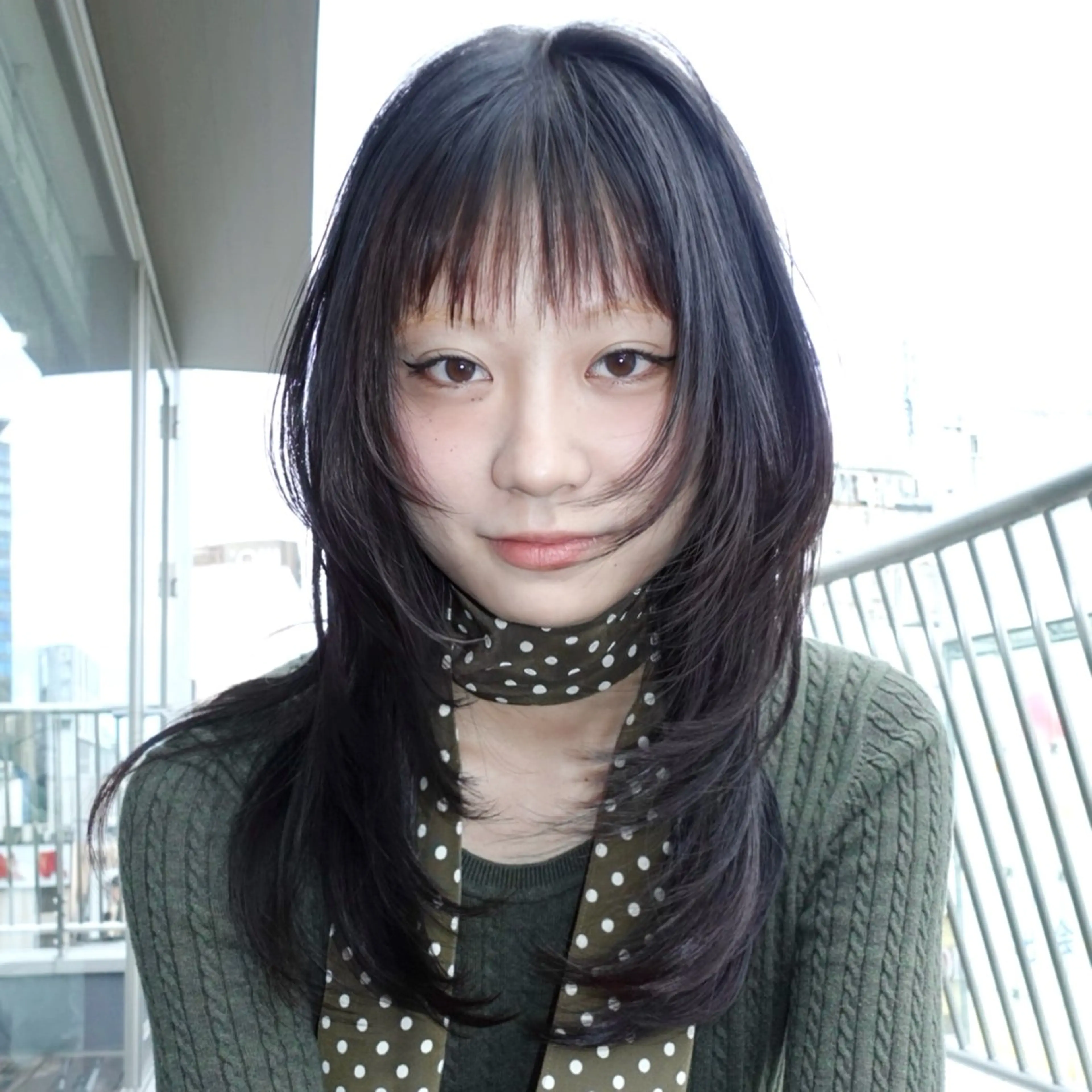 セミロング カラー 黒髪 ブラウンカラー 透明感カラー 顔周りカット ハッシュカット カット ヘアカラー トリートメント momo もものヘアスタイル