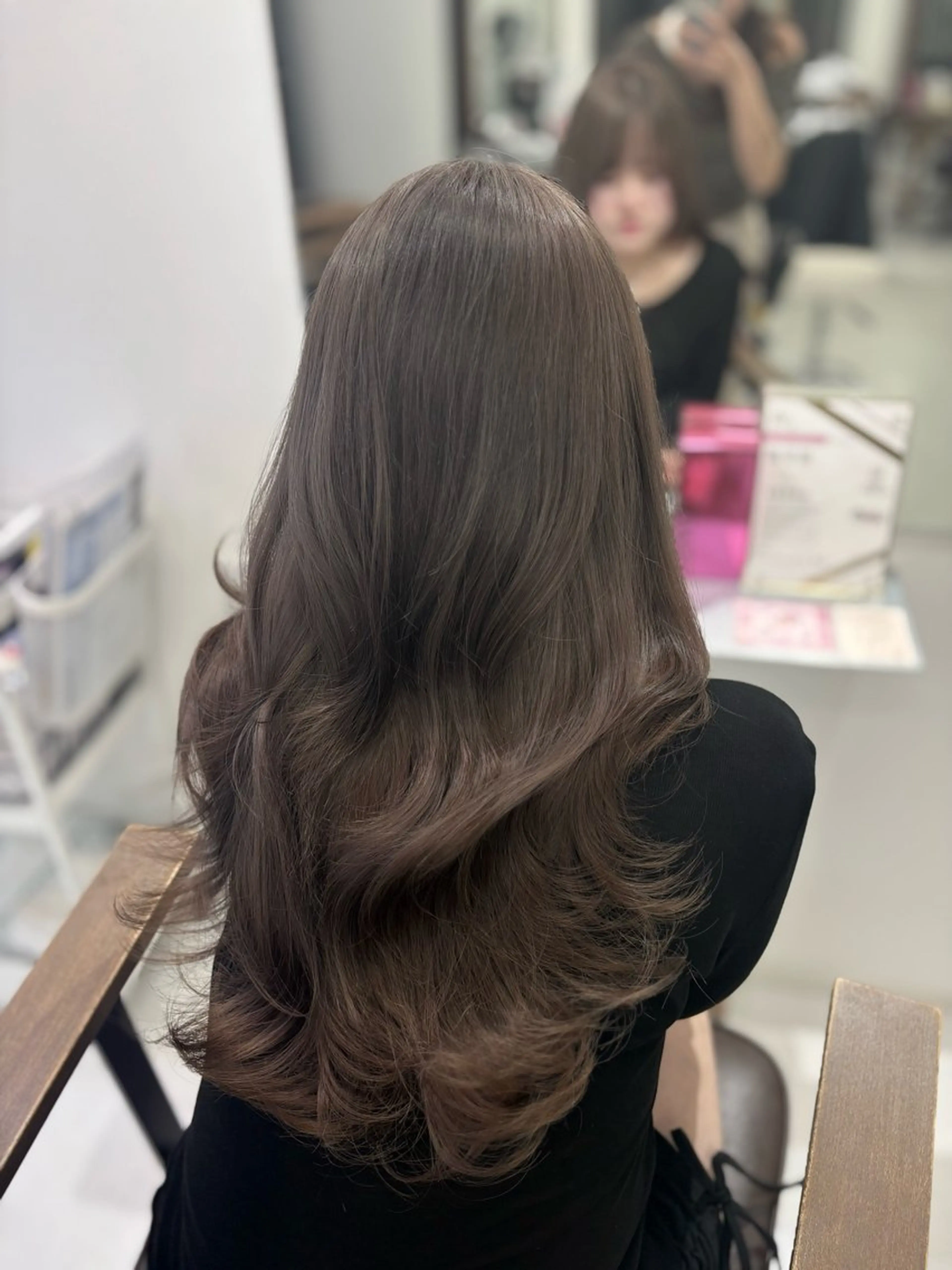 セミロング ヘアカラー トリートメント 大林 菜海/ ハイトーン/レイヤーのヘアスタイル