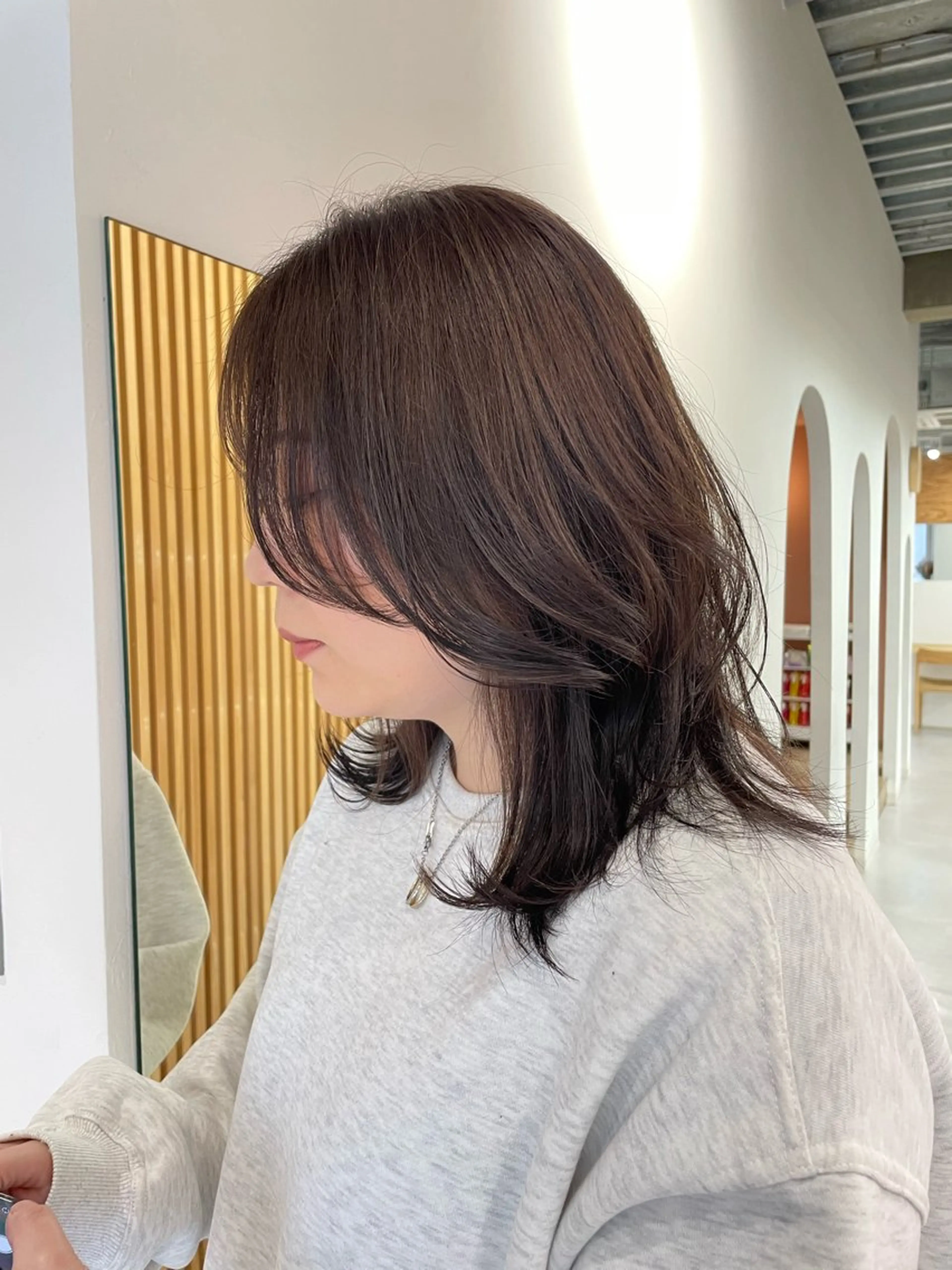 ミディアム カラー 顔周りカット レイヤーカット スズキ シオリのヘアスタイル