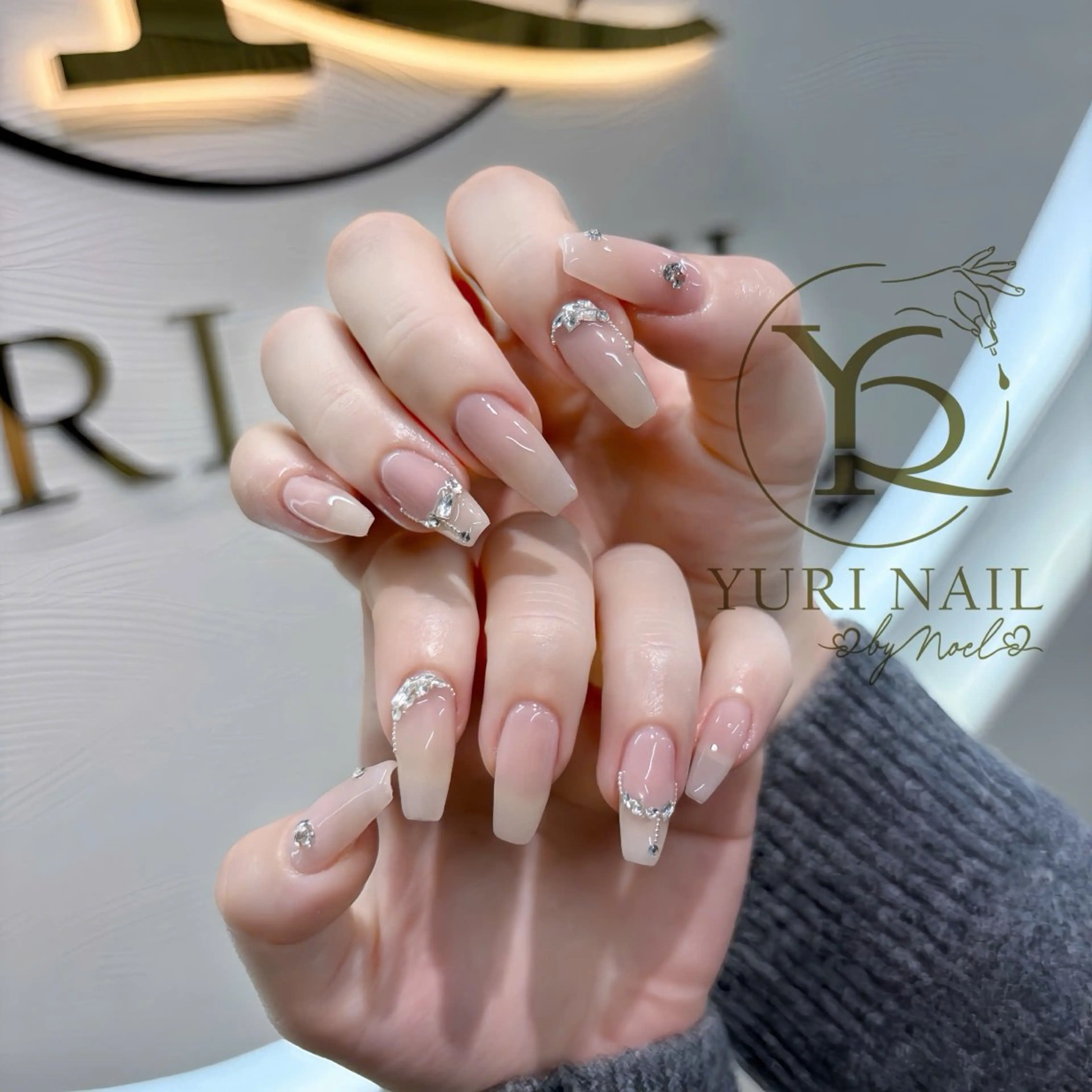 ネイル オーロラネイル ブルー チークネイル フットネイル フレンチネイル ハンドネイル フットネイル ハンドケア YURI Nail NARITAのネイルデザイン