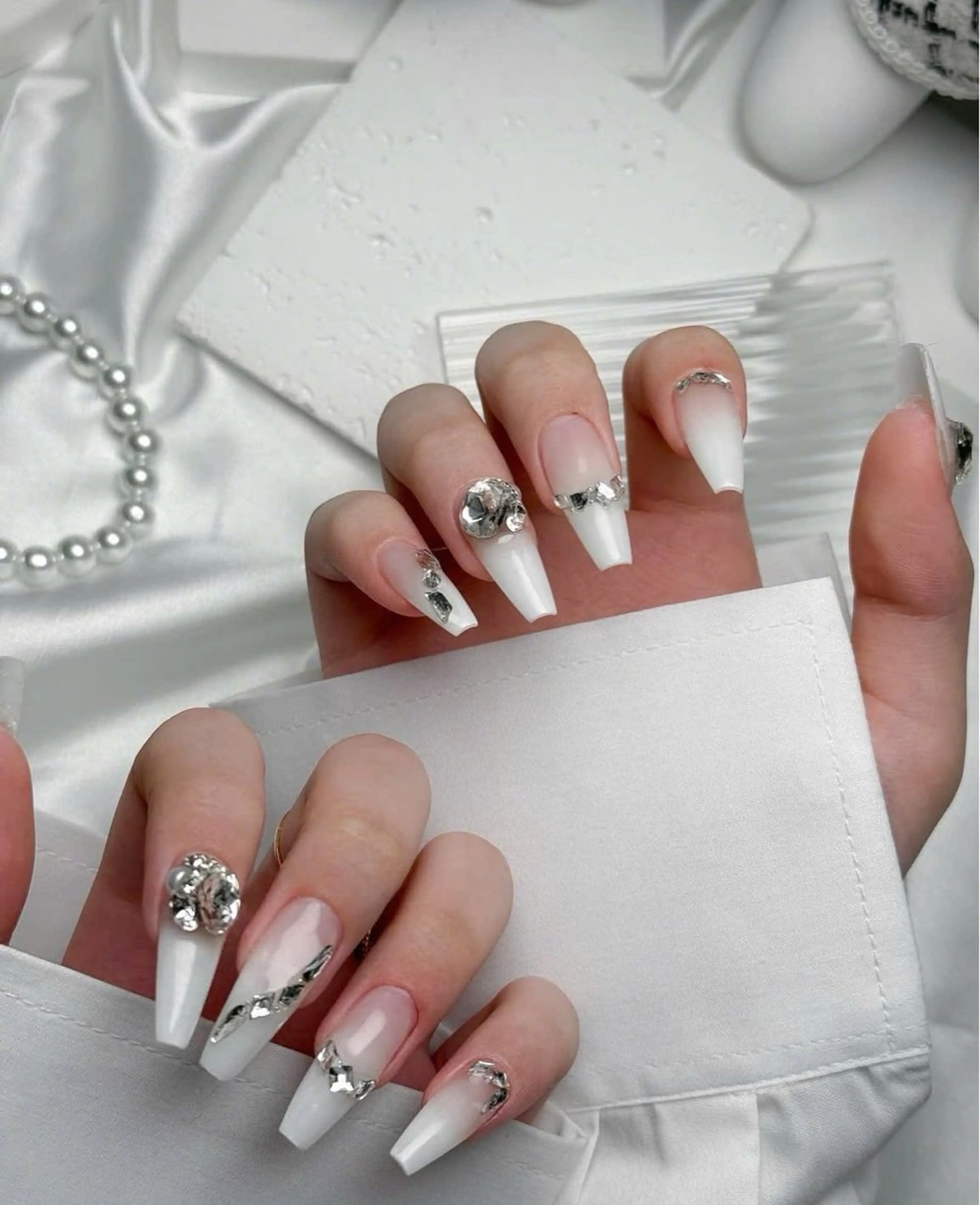 ネイル フレンチネイル キラキラネイル マグネットネイル ミラーネイル ニュアンスネイル MeiMei Nail モデル募集のネイルデザイン