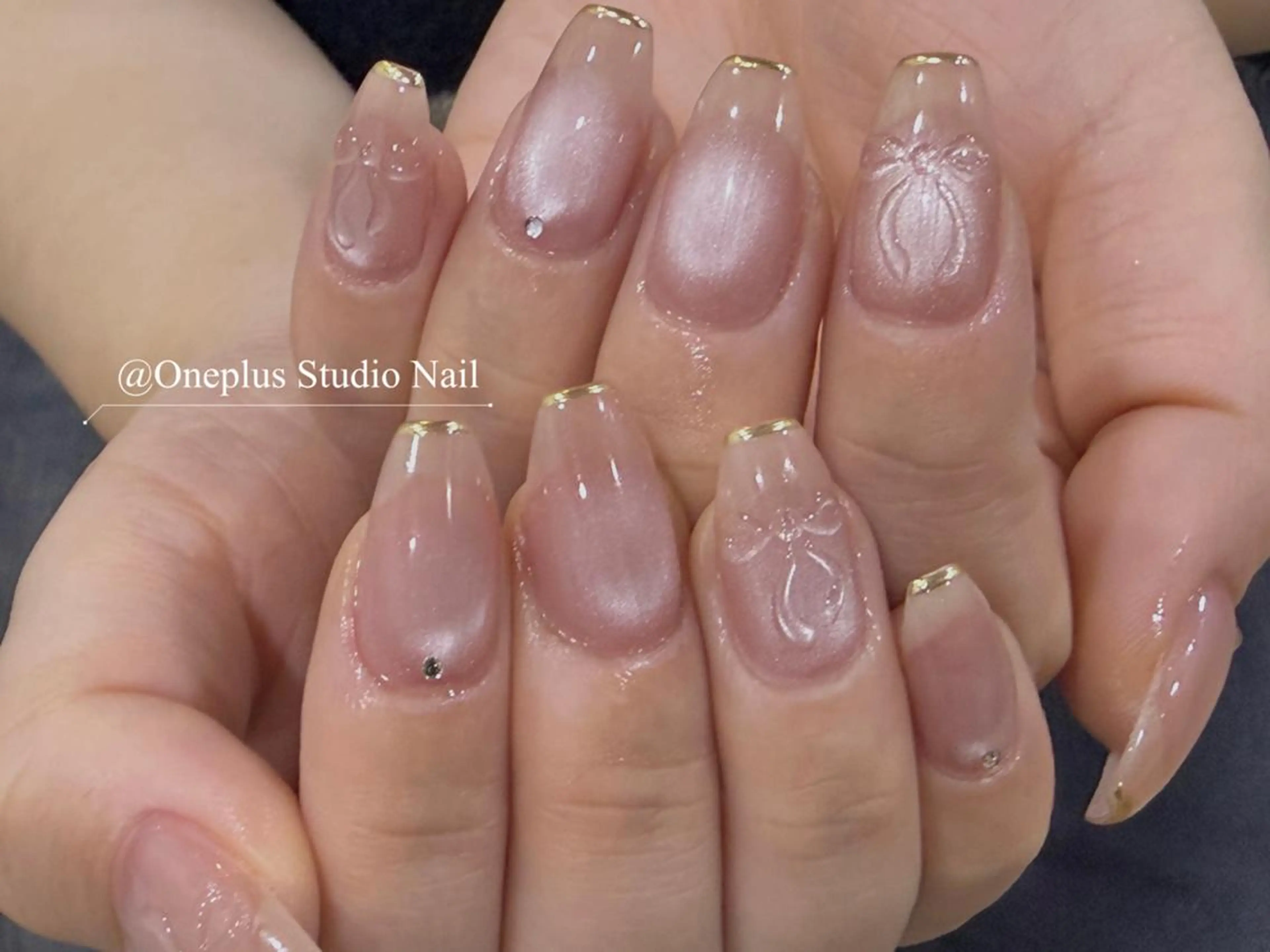 ネイル アートネイル フレンチネイル ガーリー ハート キラキラネイル One plus StudioNailのネイルデザイン