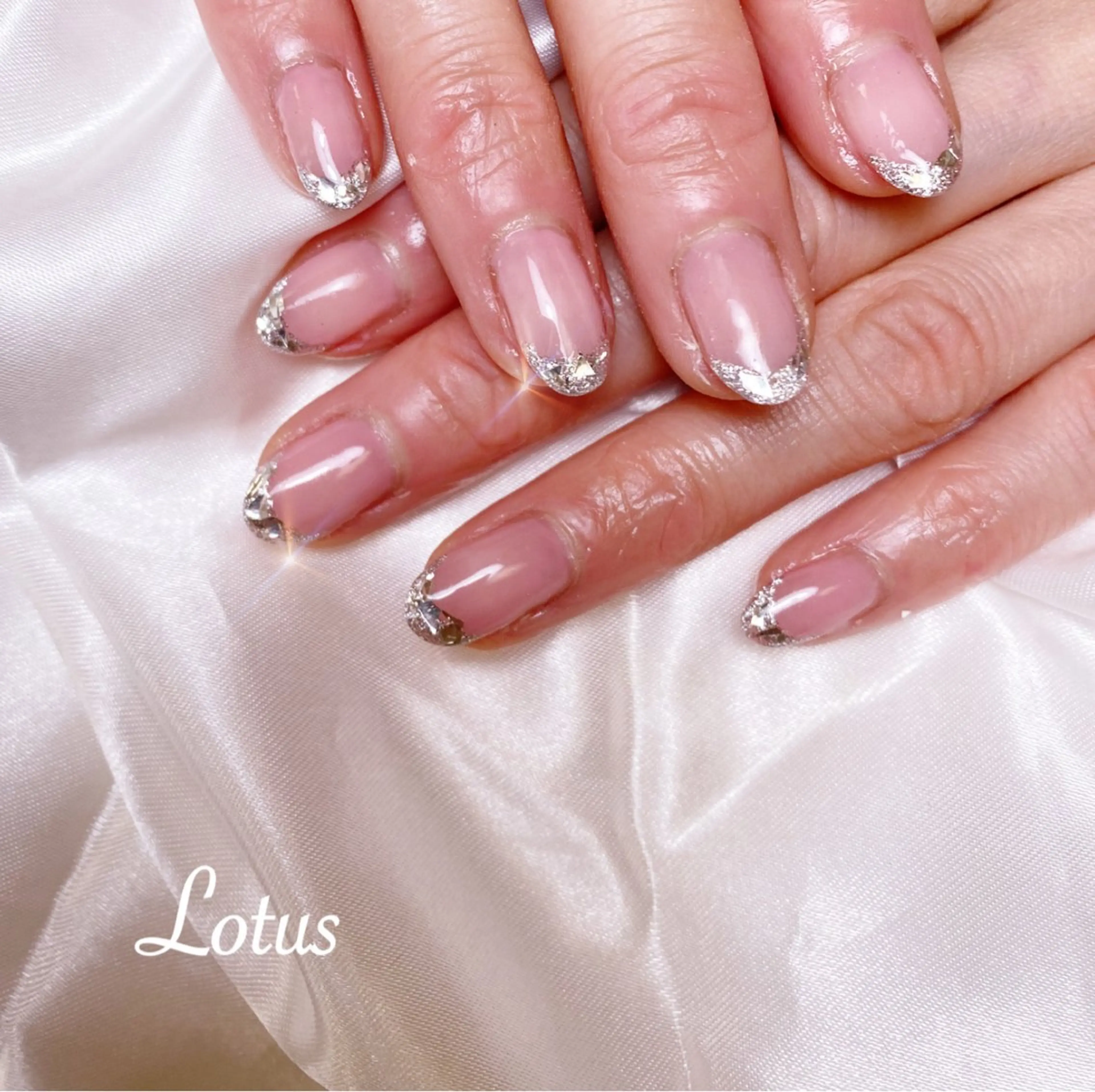 ネイル フレンチネイル ガラスフレンチ キラキラネイル ハンドネイル ネイル＆脱毛 Lotus🌸のネイルデザイン