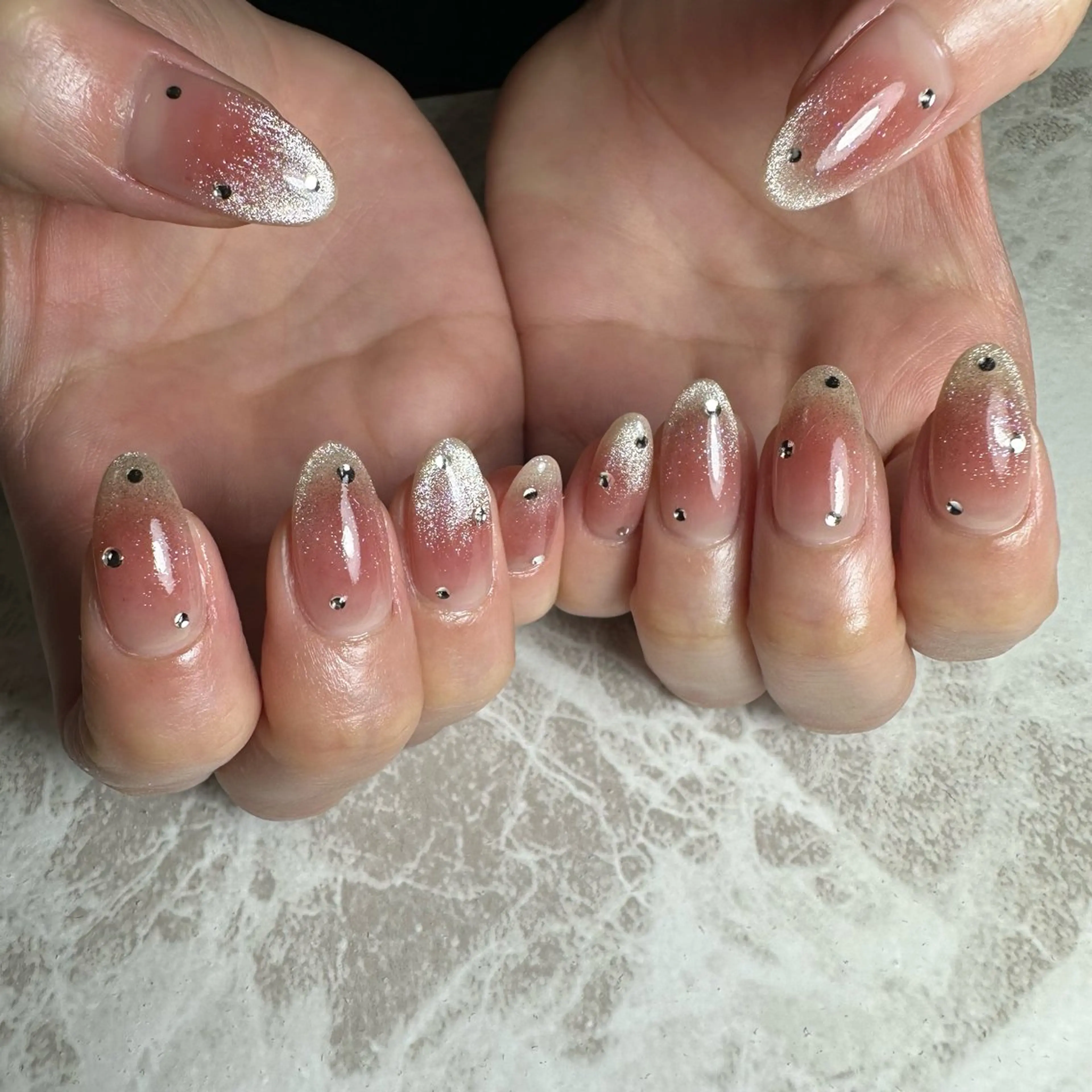 ネイル ハンドネイル repos~ルポ~所属・里見 麗のネイルデザイン