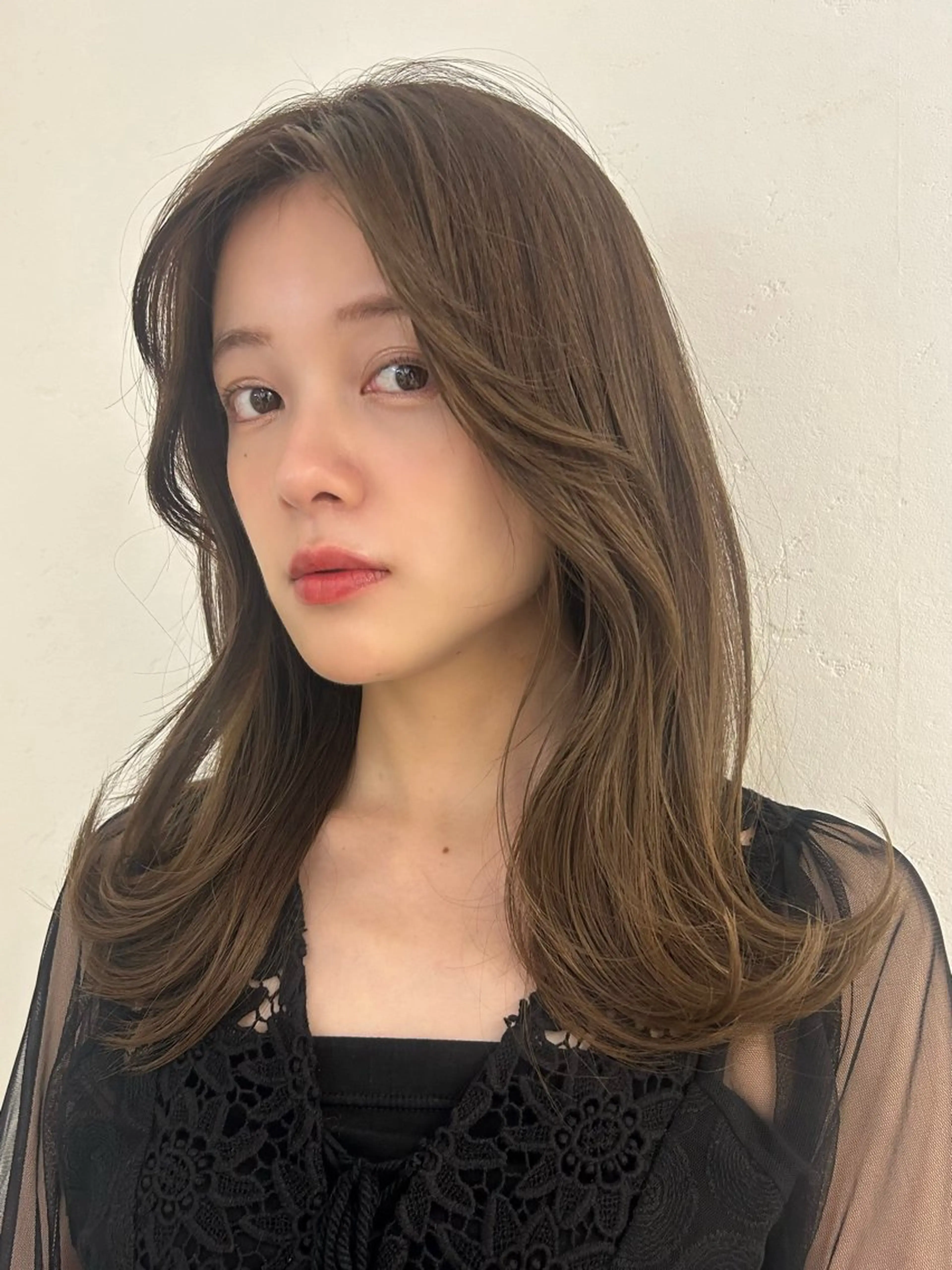 セミロング カラー くびれヘア かきあげバング 銀座店長🌟 片山雄太のヘアスタイル