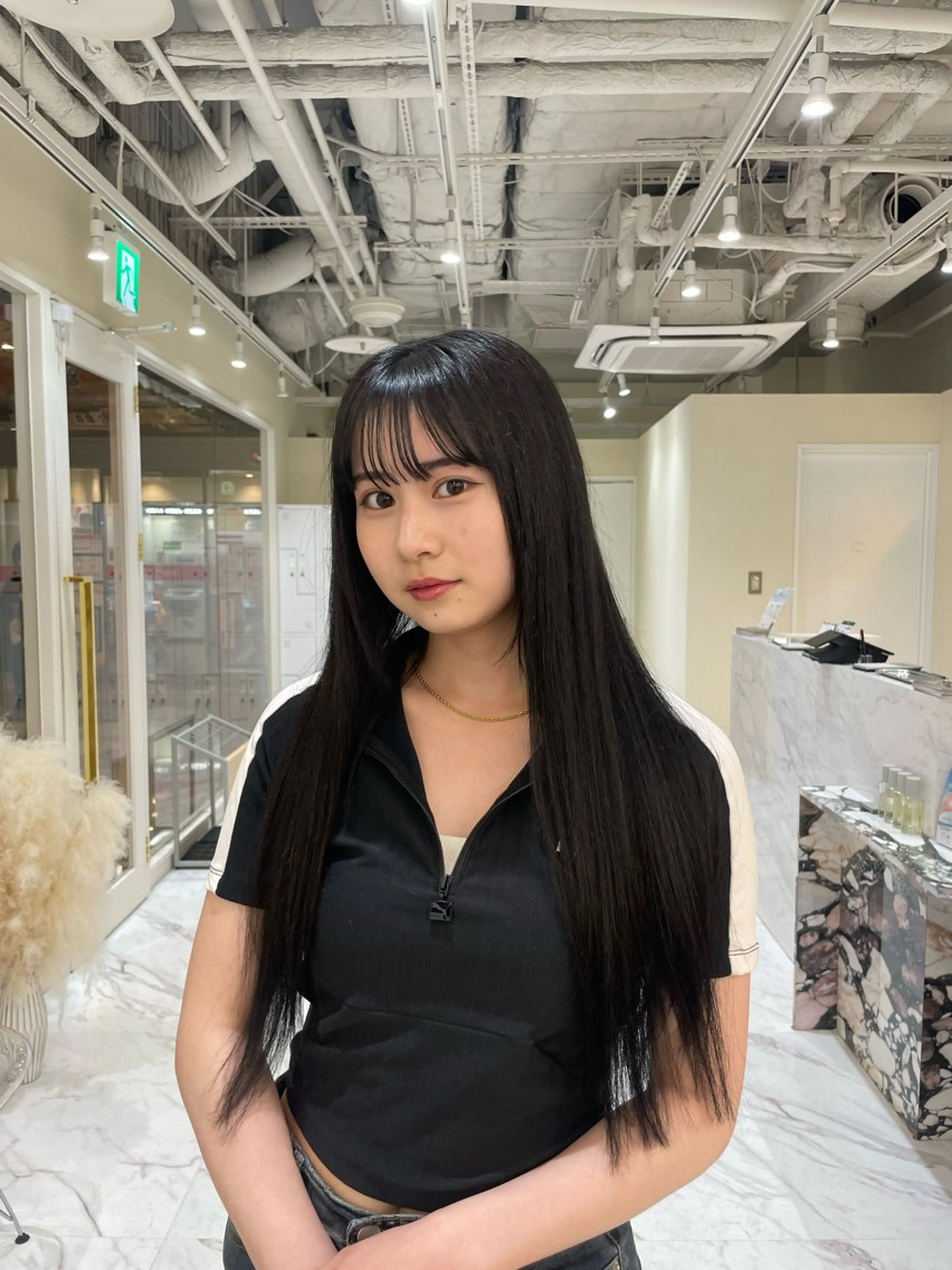 ロング カラー アッシュ ベージュカラー ブリーチ 透明感カラー ダブルカラー ヘアカラー レイヤー /髪質改善/ariのヘアスタイル