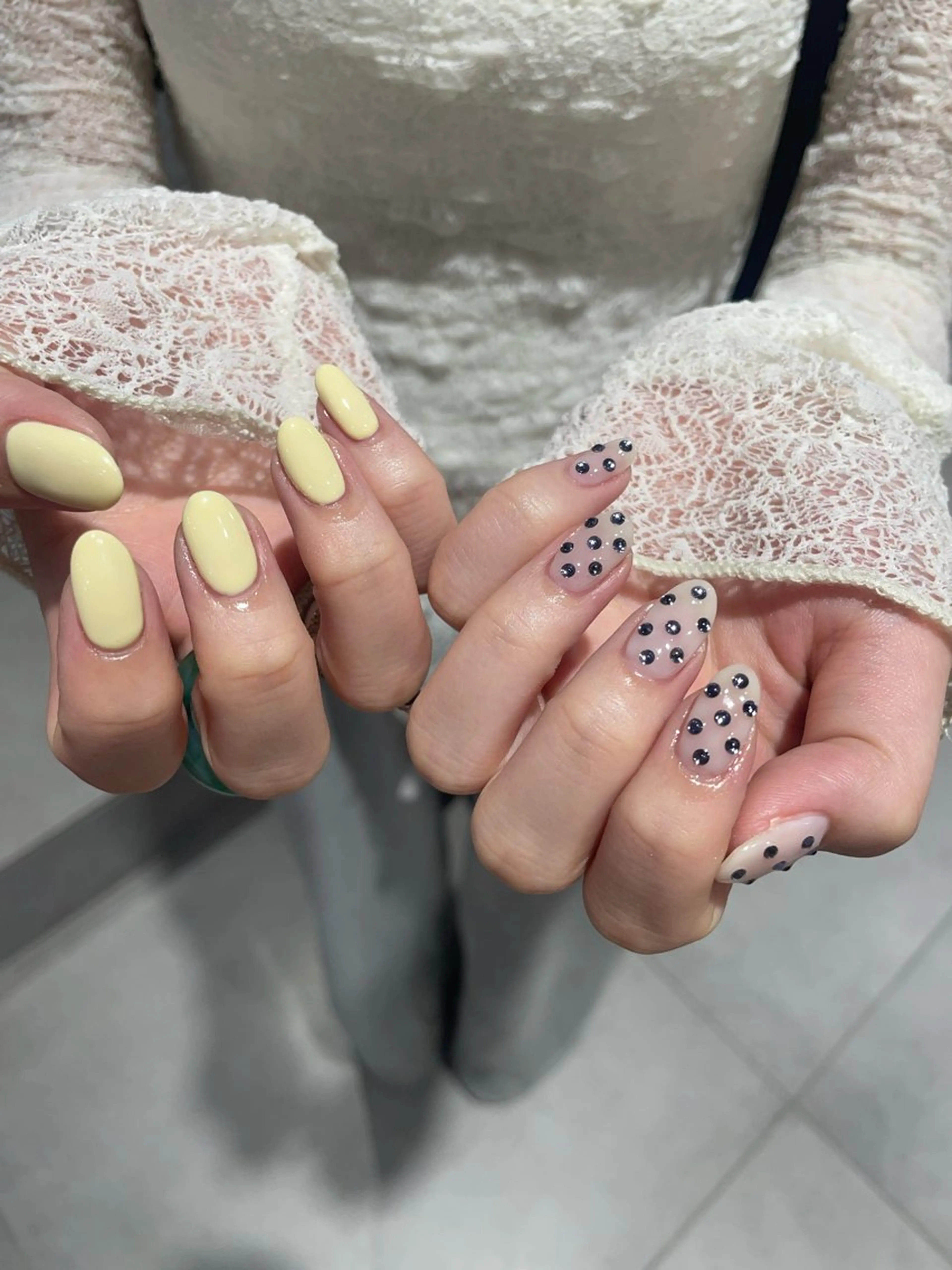 ネイル ワンカラーネイル ストーンネイル NOA⌇ para gelのネイルデザイン