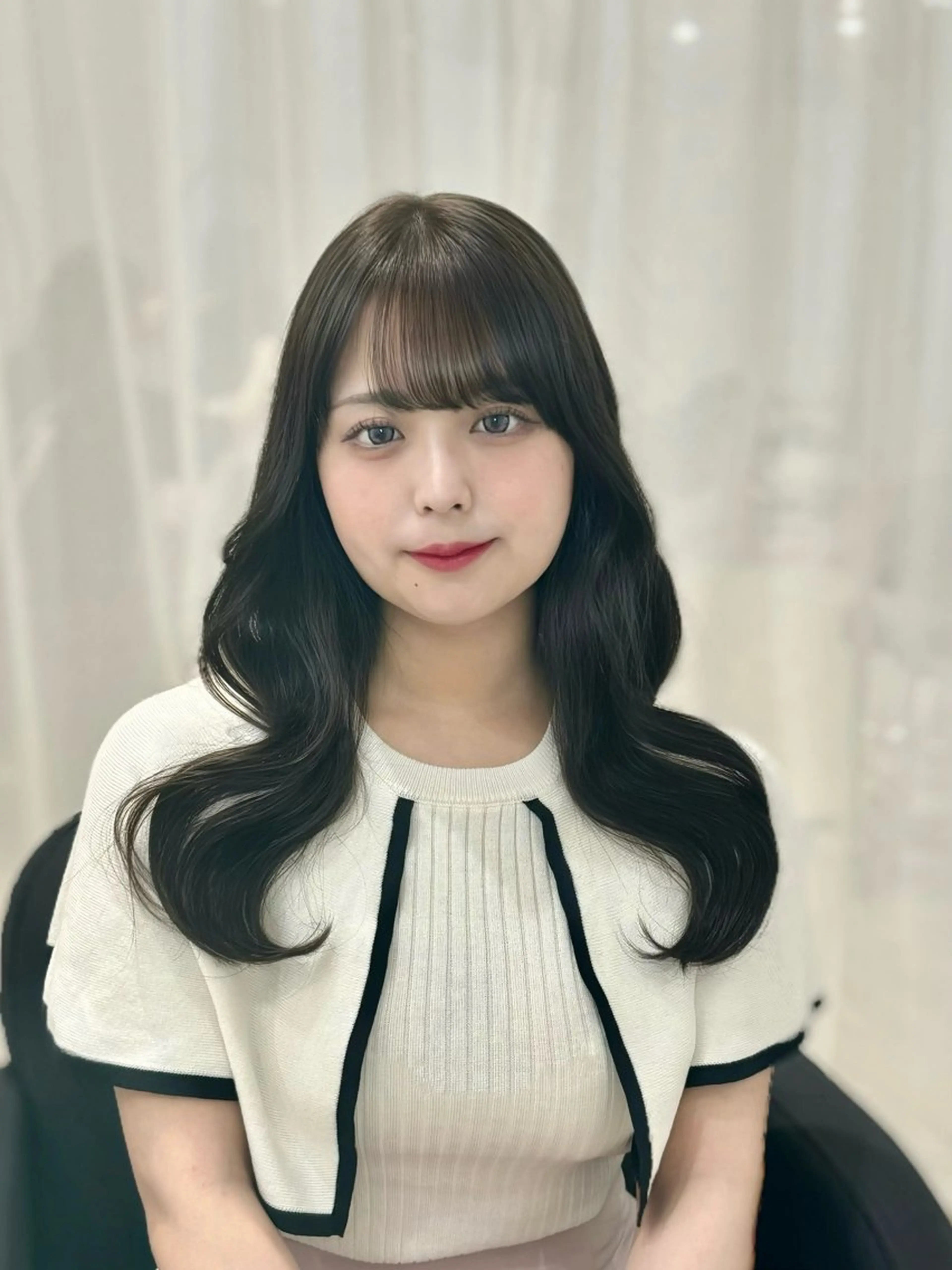 ロング カラー グレージュ ミルクティーグレージュ カット ヘアカラー 𝒎𝒐𝒆🩰 名駅/ヘアメ/暖色♡のヘアスタイル