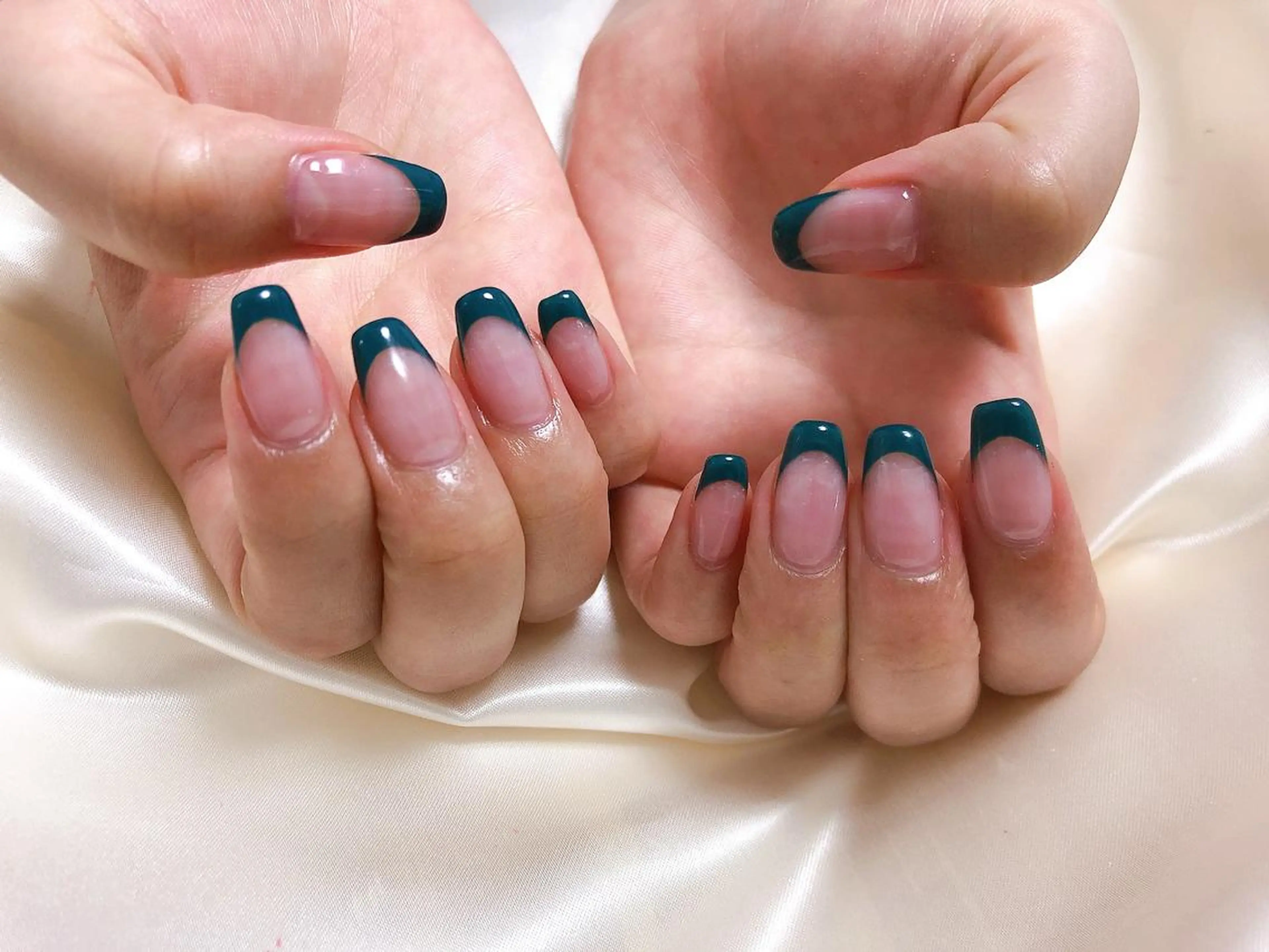 ネイル フレンチネイル シンプルネイル mogunail &blowのネイルデザイン