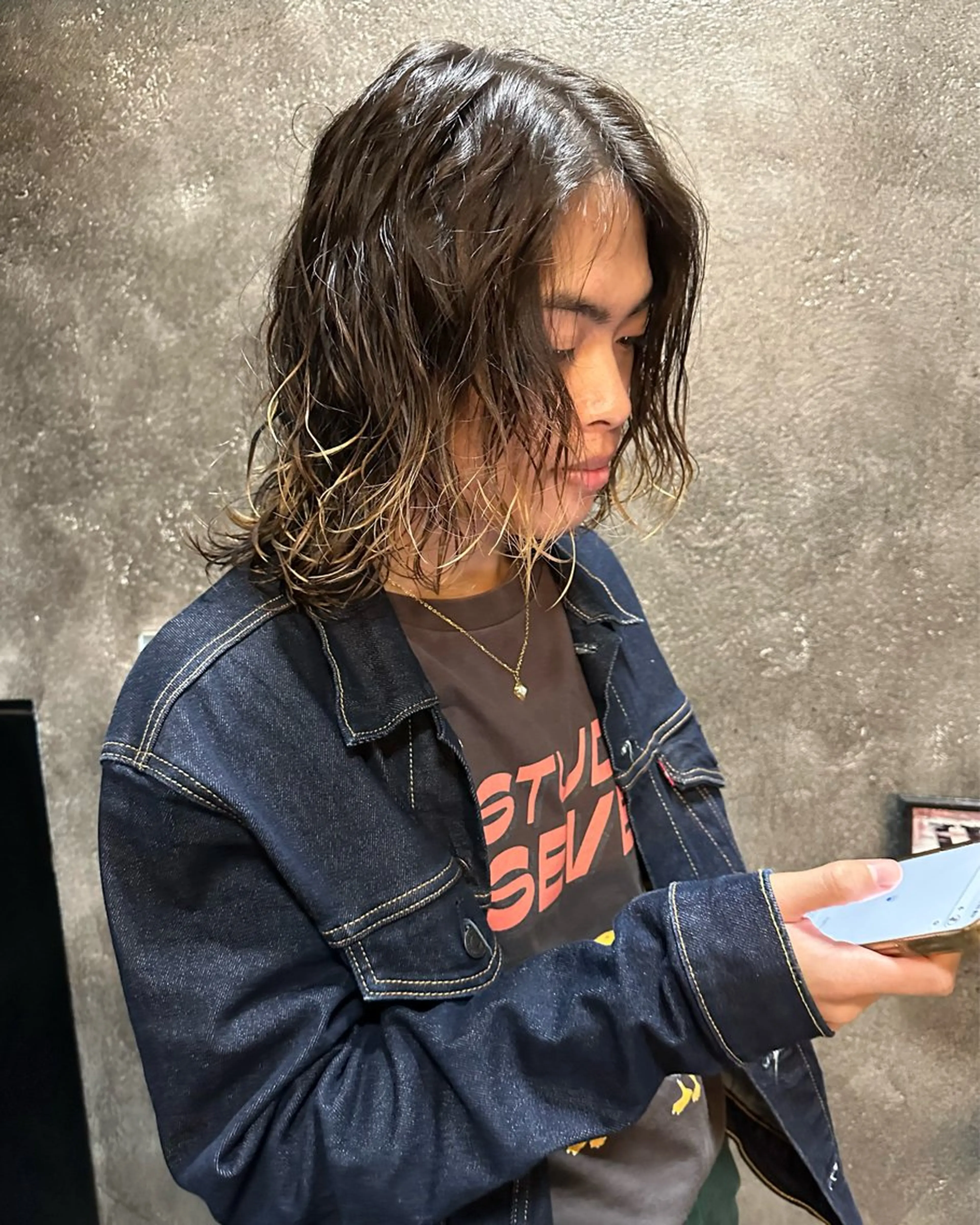 セミロング パーマ メンズ カット パーマ グランジヘア 無造作ヘアHYUGAのヘアスタイル