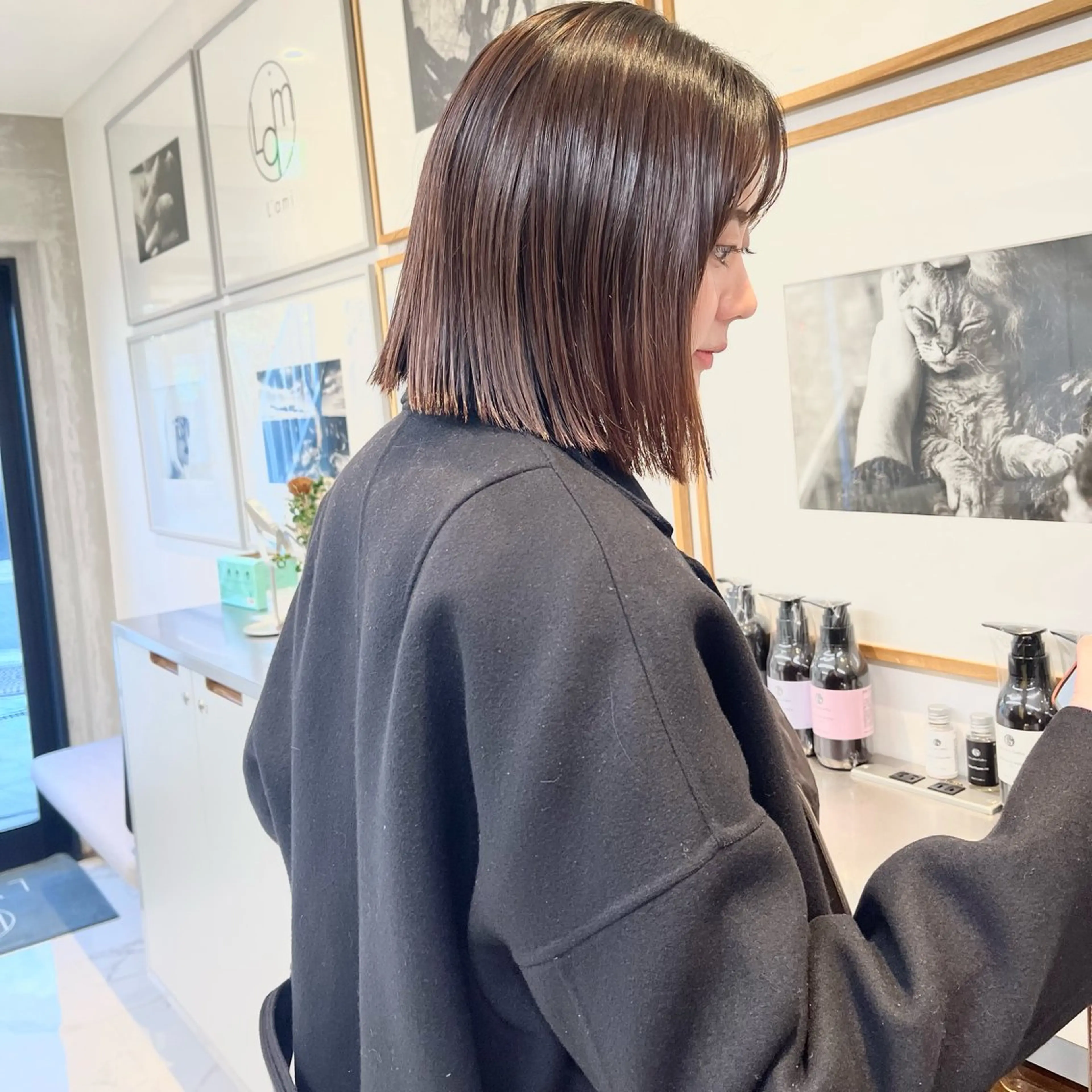 ミディアム 切りっぱなしボブ ボブ 縮毛矯正 メンズ眉毛サロン⚪️ マユクリア名古屋栄店の眉毛・アイブロウイメージ