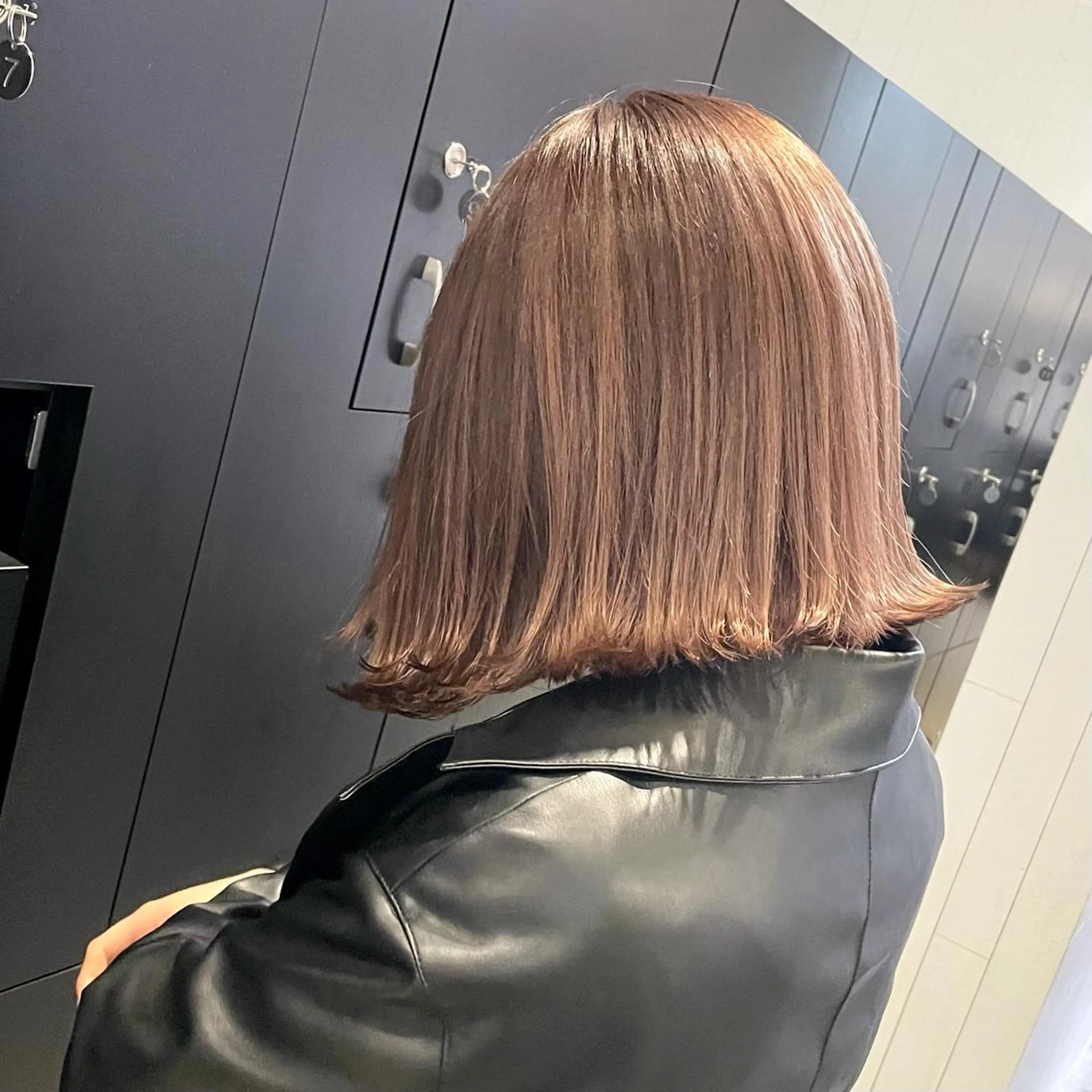 セミロング カラー ヘアアレンジ 🧸ハイトーン🧸 ゆっきー🧸のヘアスタイル