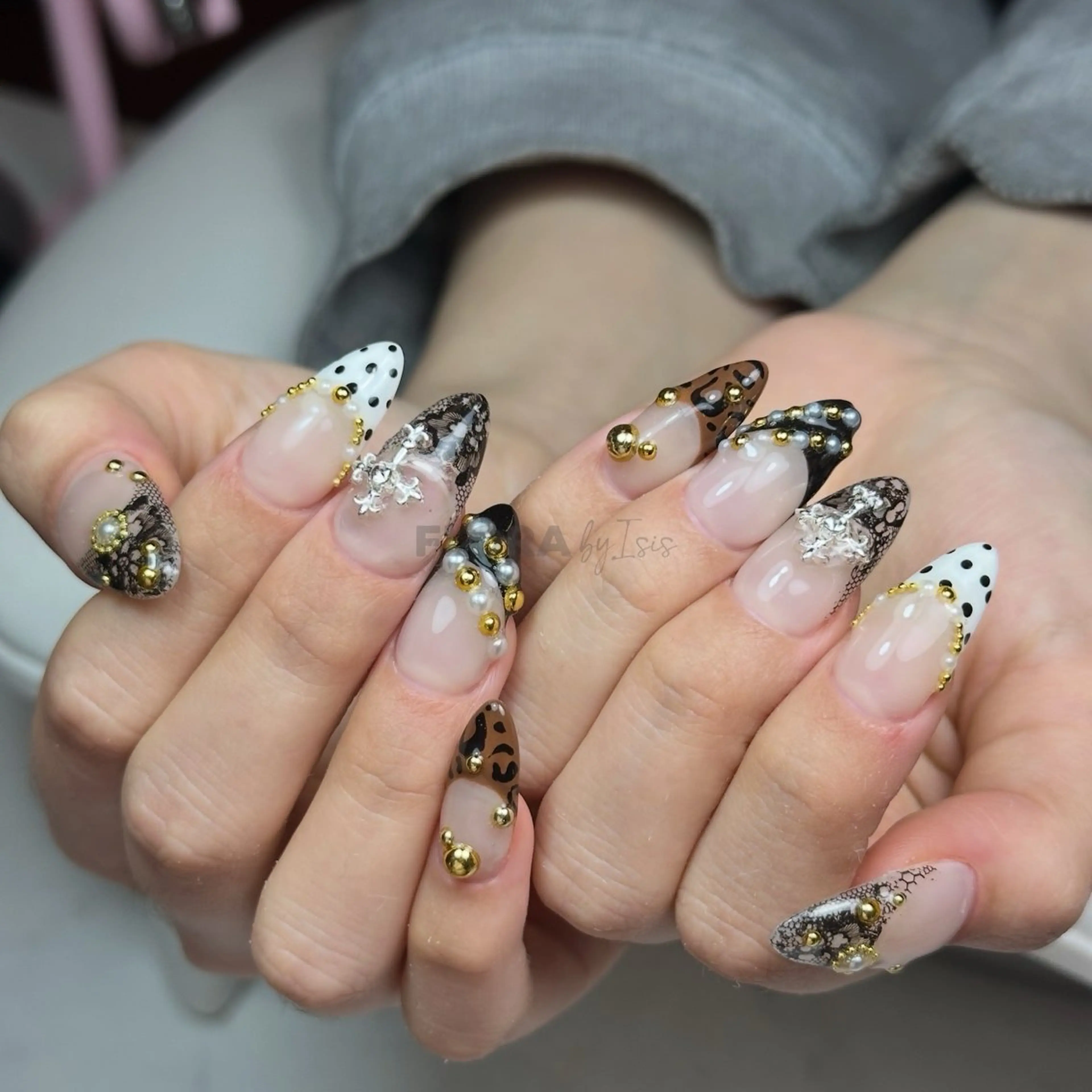 ネイル Isinha Nailsのネイルデザイン