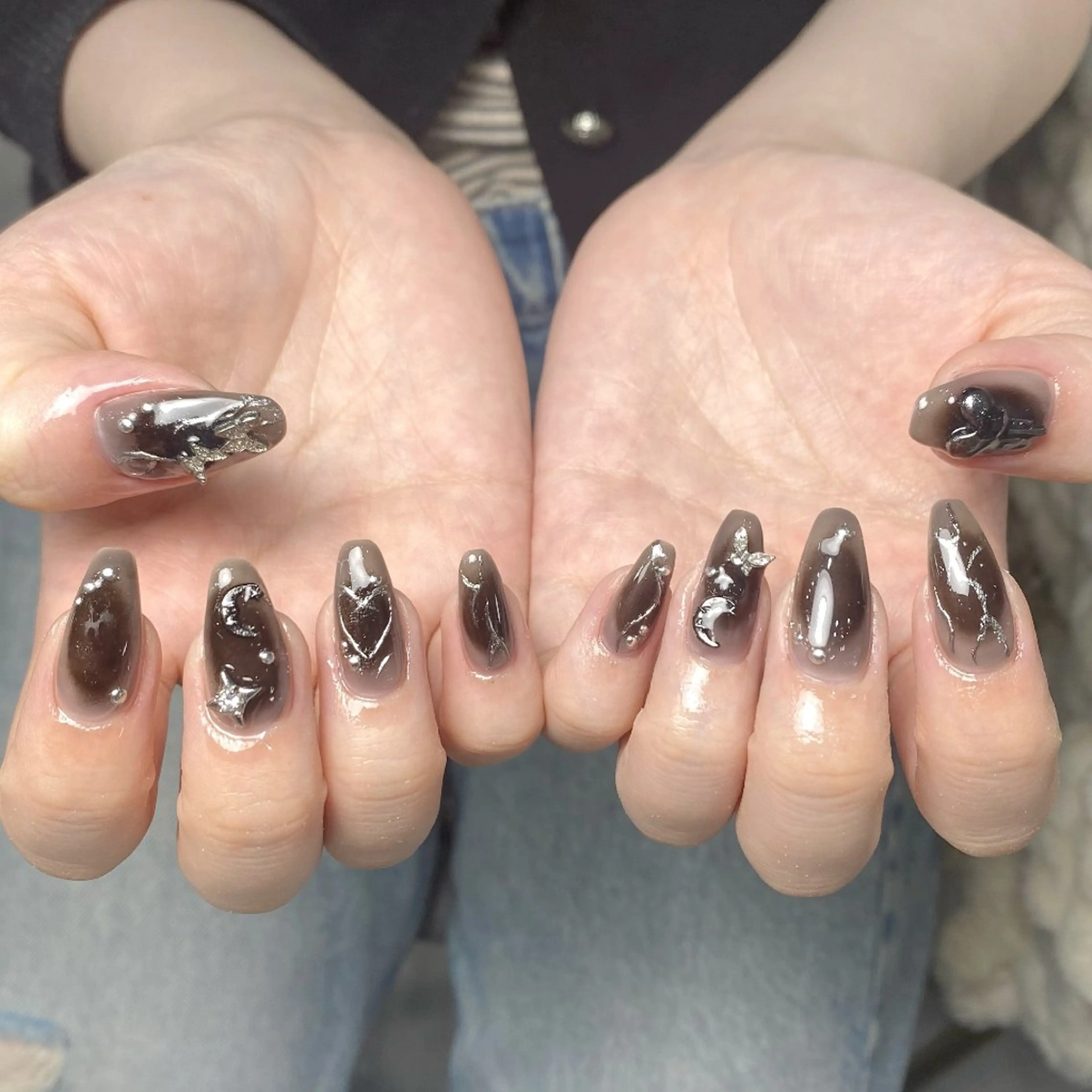 ネイル チークネイル フレンチネイル ジェルネイル ガーリー キラキラネイル ハンドネイル UM Nail Salonのネイルデザイン