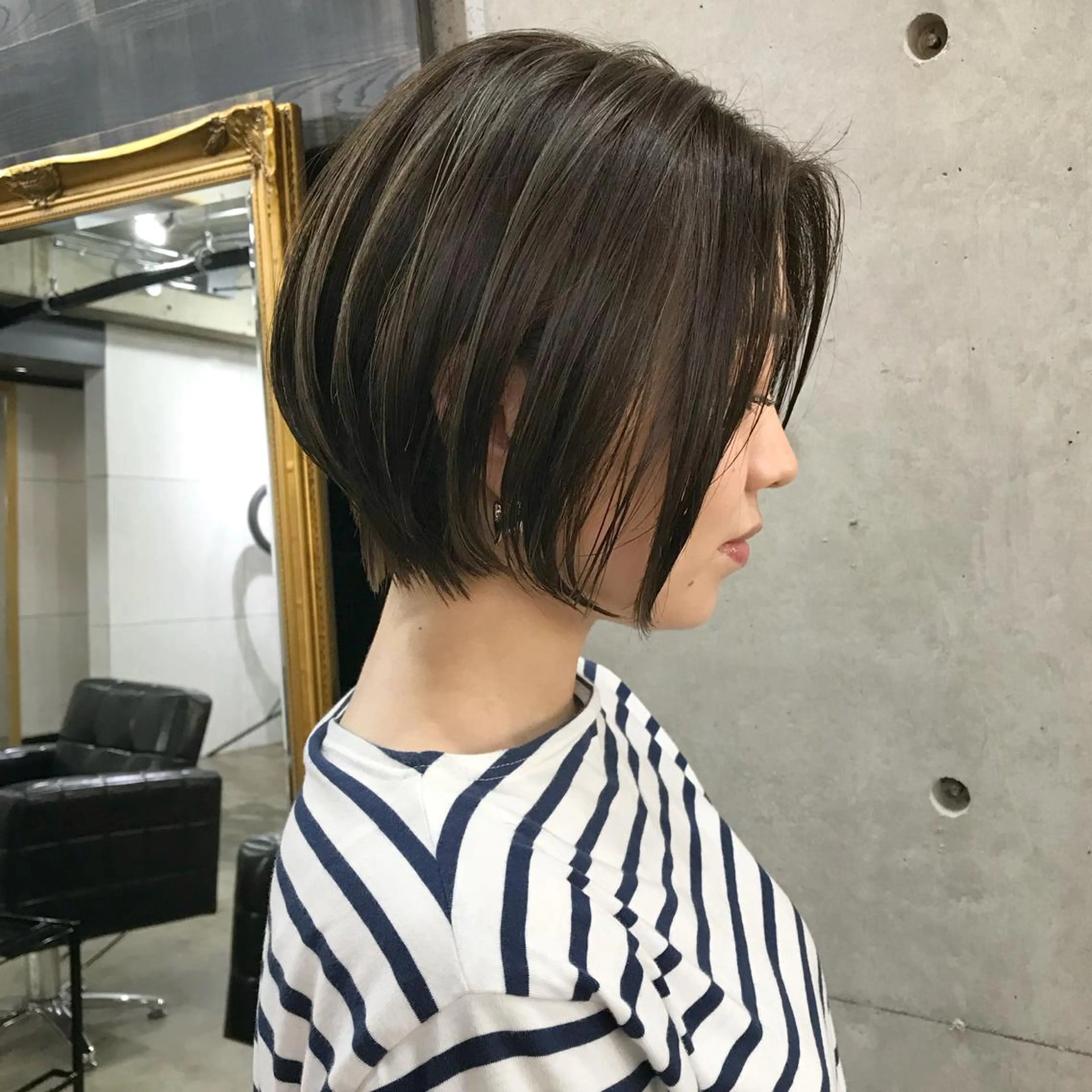 ショート カラー ネイル ハイライトカラー ハイライト ショートヘア ショートネイル 中山 天地のヘアスタイル