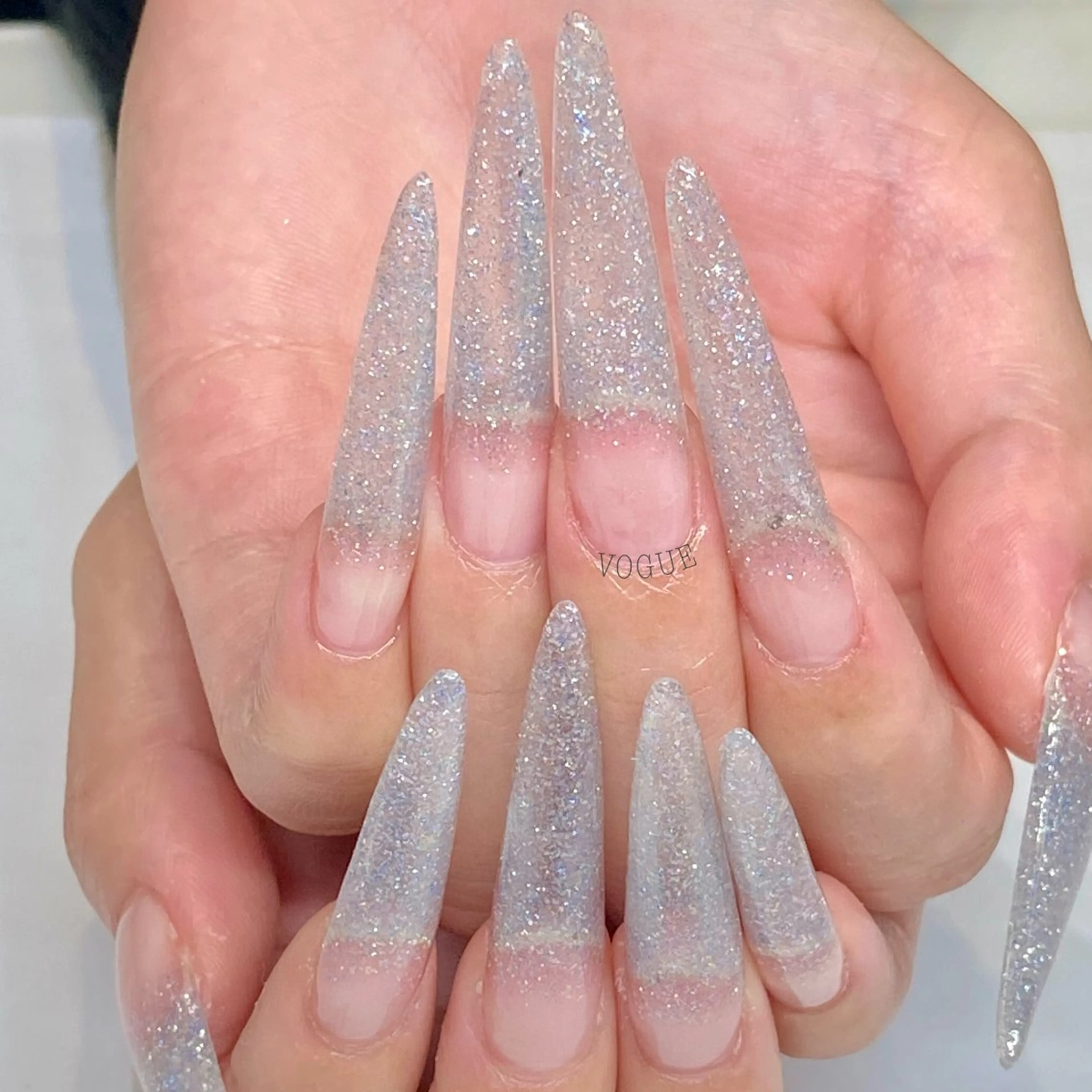 ネイル ハンドネイル VOGUE ×SWANのネイルデザイン
