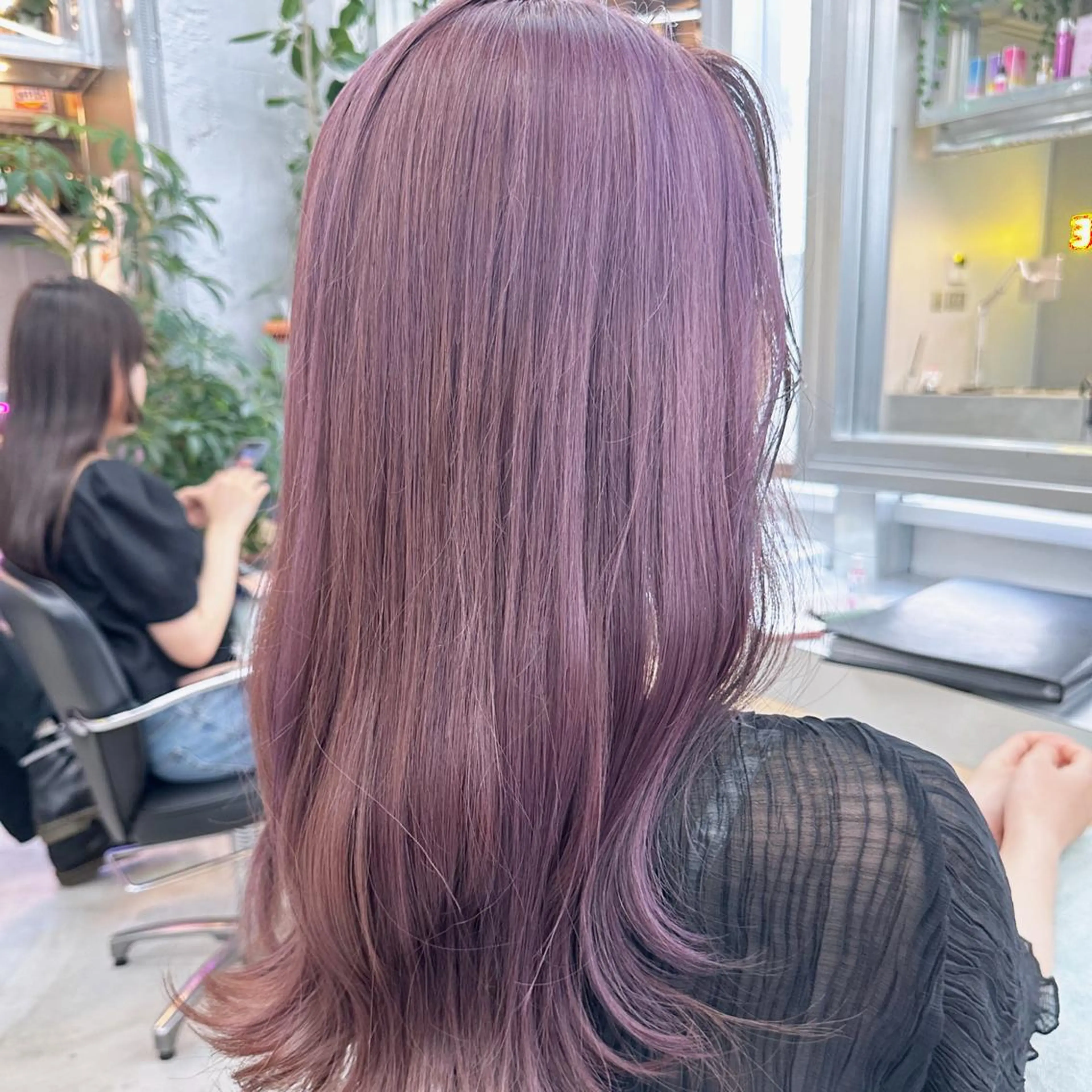 ロング カラー 岡野 静華のヘアスタイル