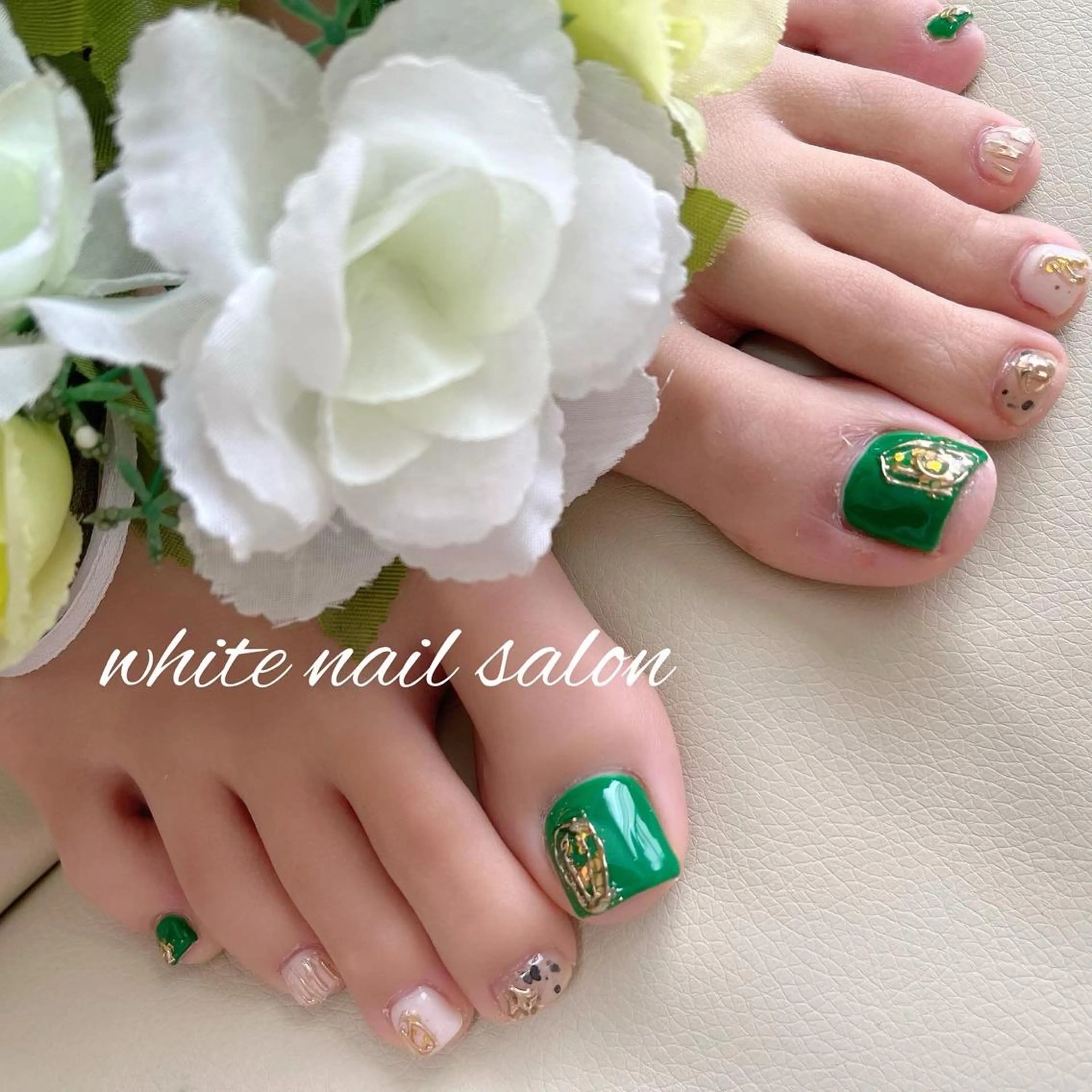 ネイル ジェルネイル ハードジェル ラメ(グリッター) 持ち込み ソフトジェル フットネイル white nail salonのネイルデザイン