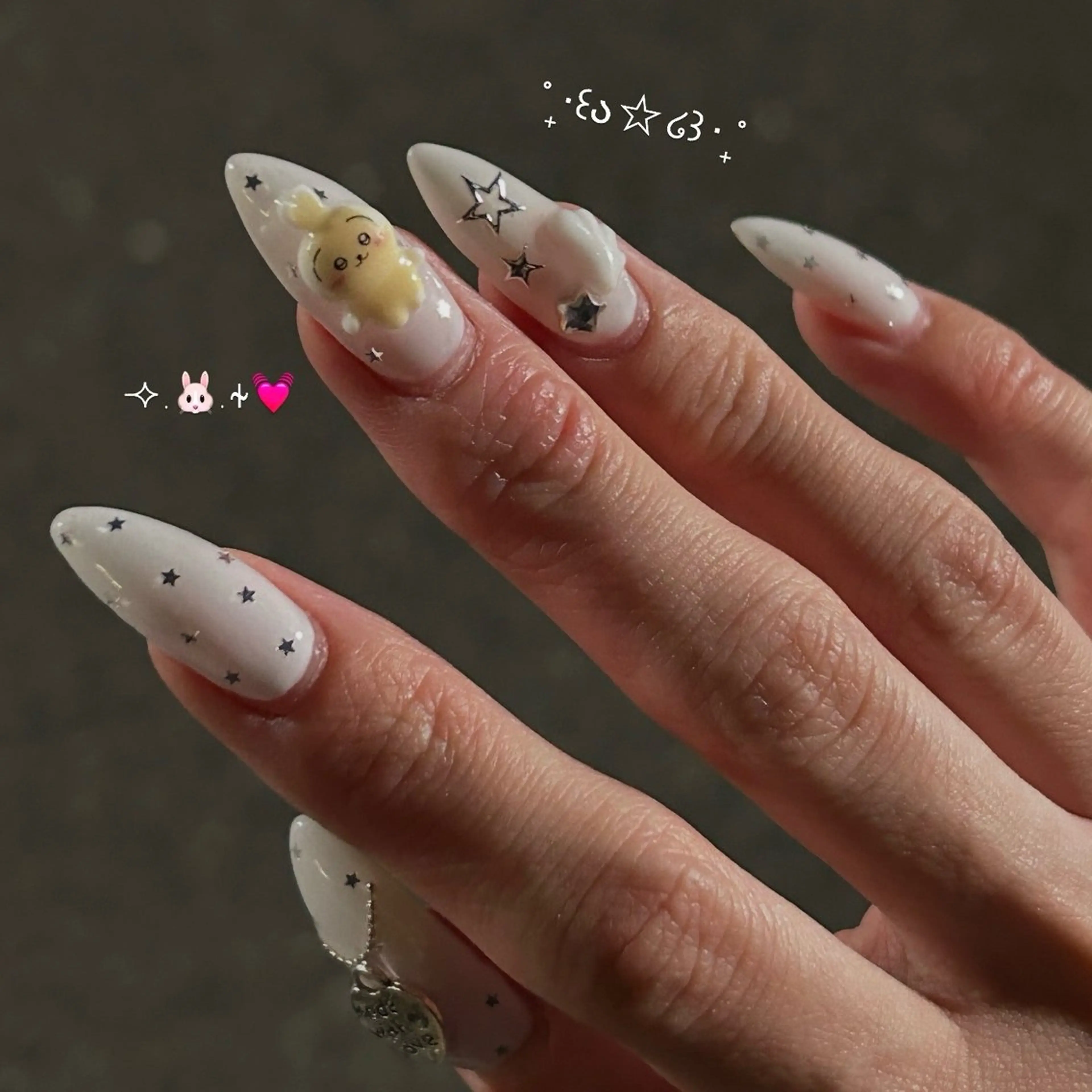 ネイル mikoto 🎀 艶々美フォルムのネイルデザイン