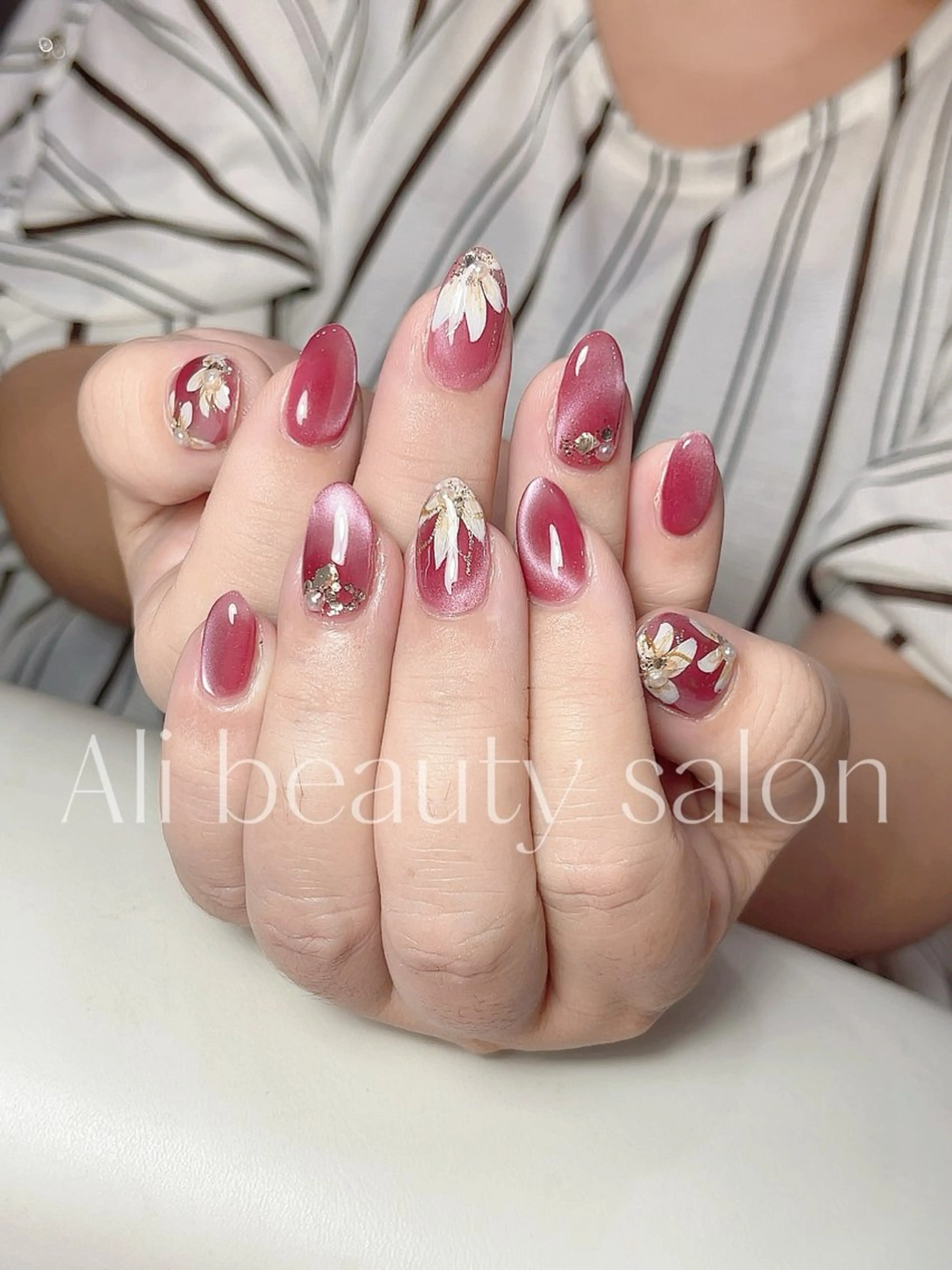 ハンド アート付け放題💅初回ジェルオフ込み 再来当店ジェルオフ込み 他店オフ550円の写真